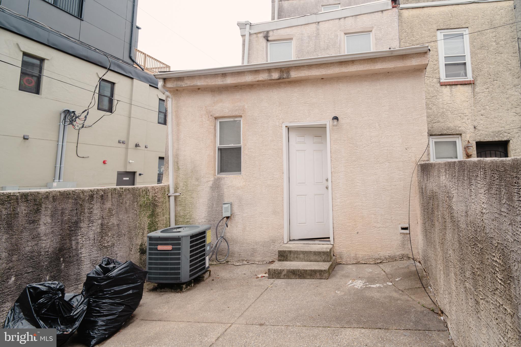 MANTUA - Residential