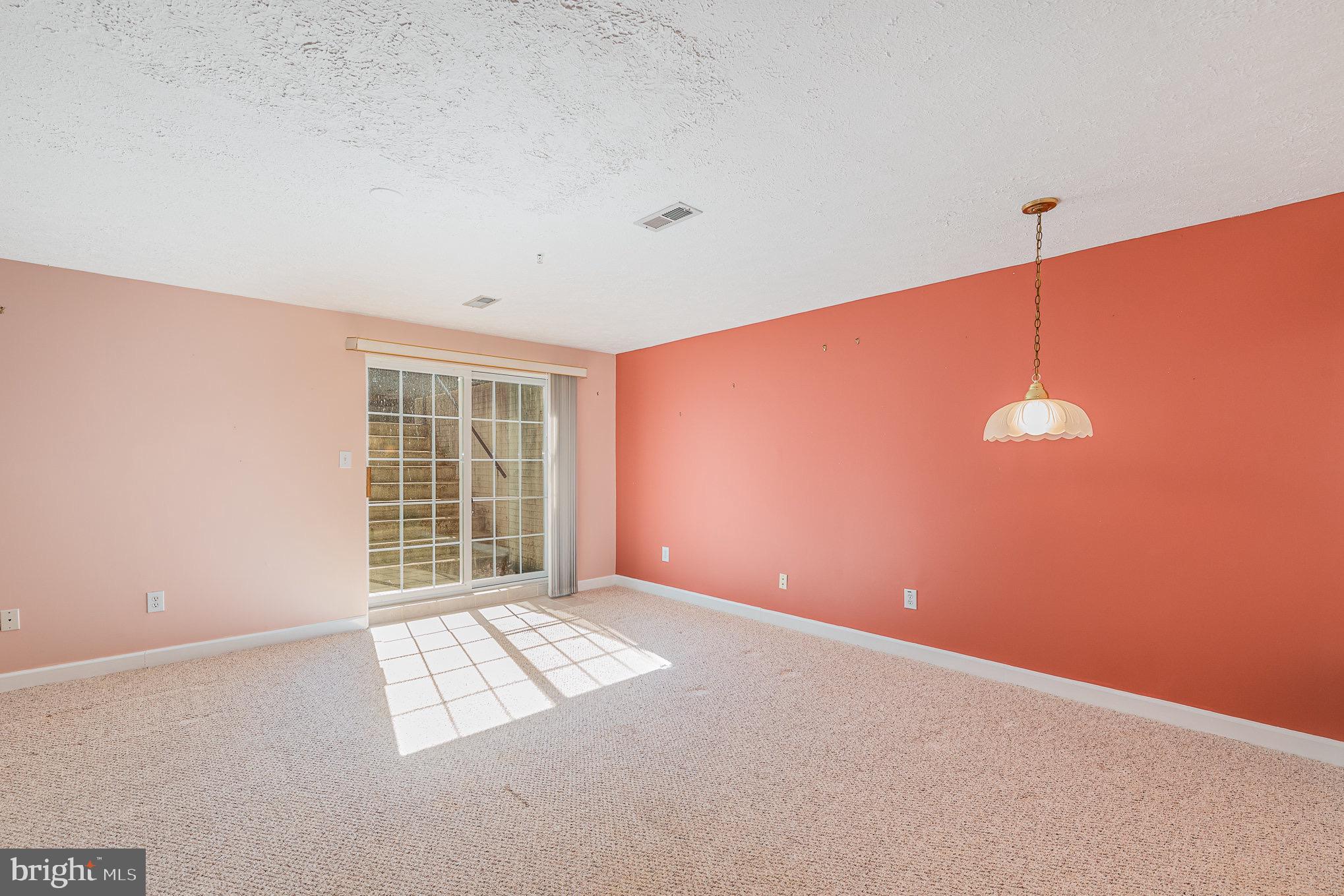 DEER SPRING - Residential