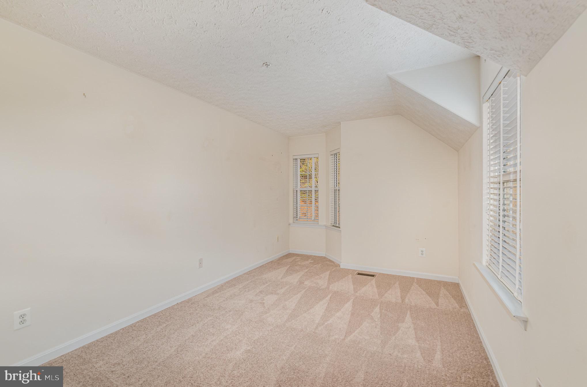 DEER SPRING - Residential