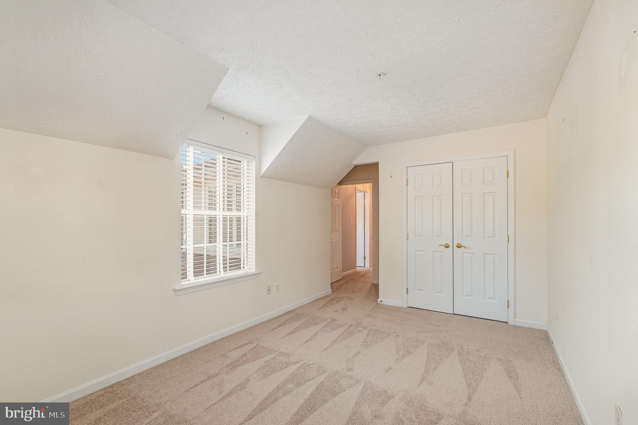 DEER SPRING - Residential