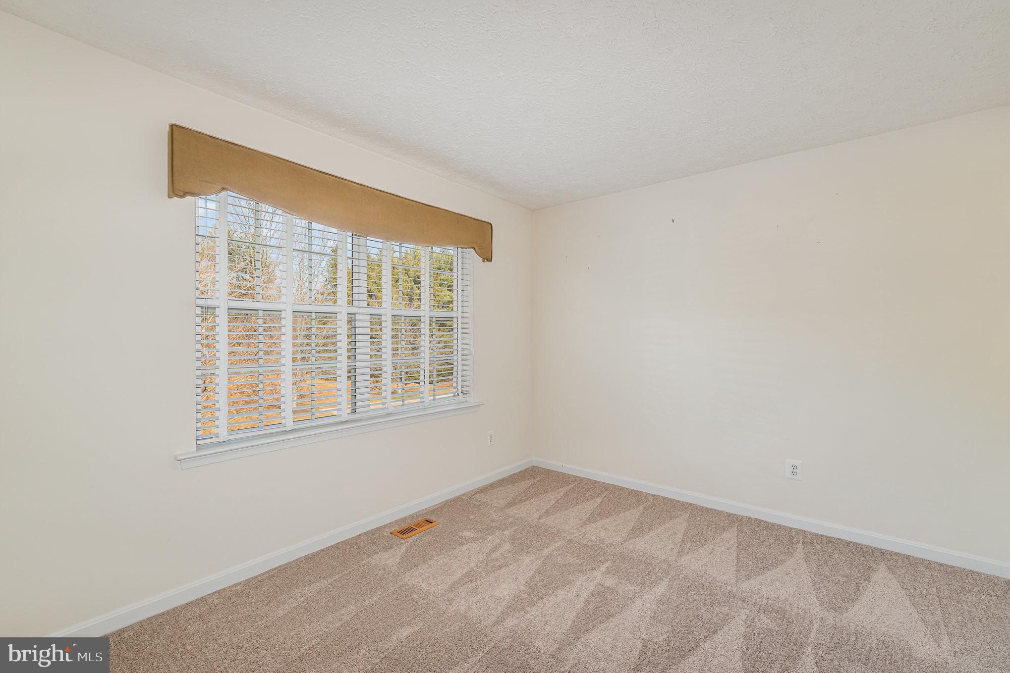 DEER SPRING - Residential