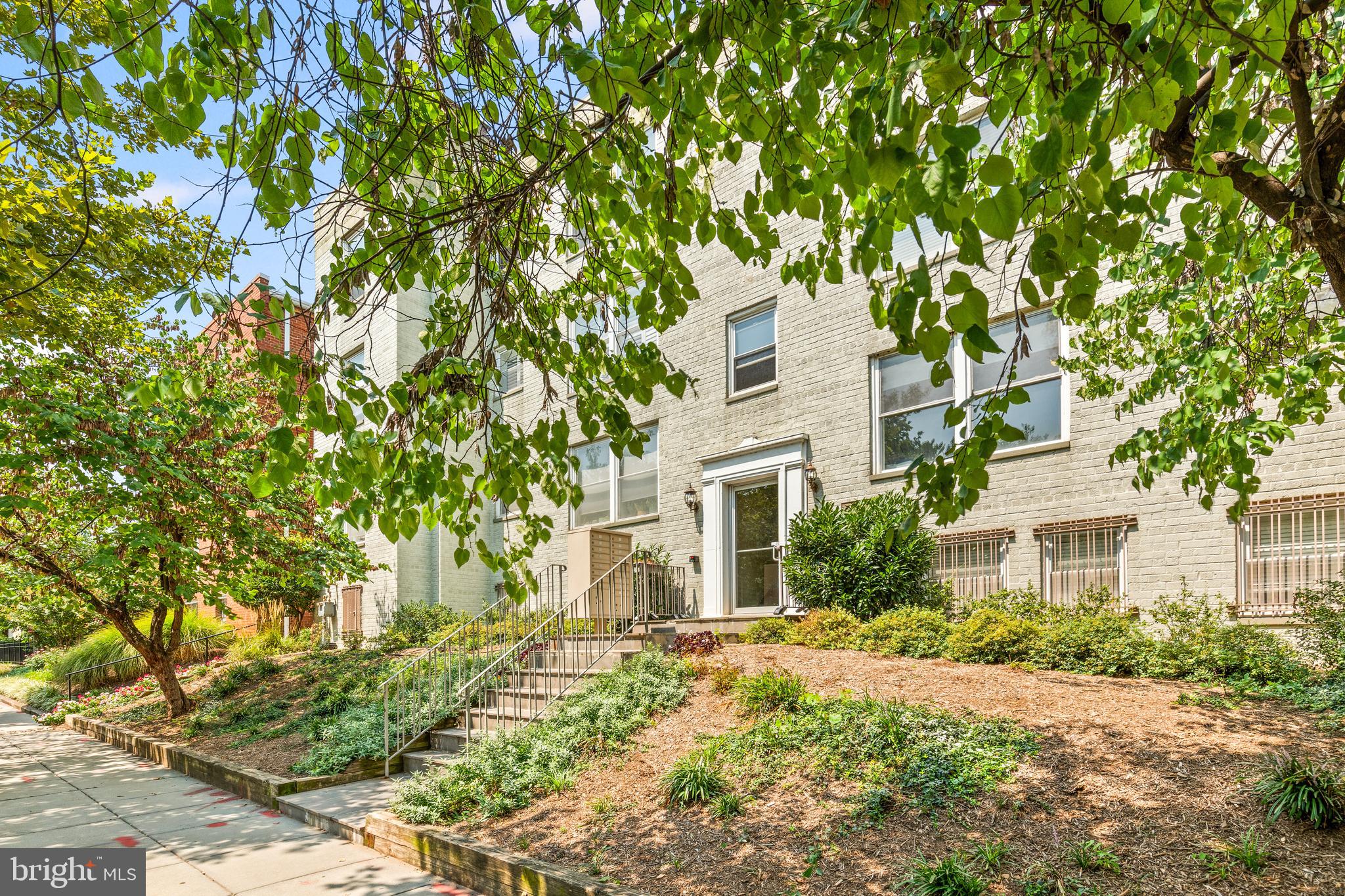 1628 C STREET SE 302