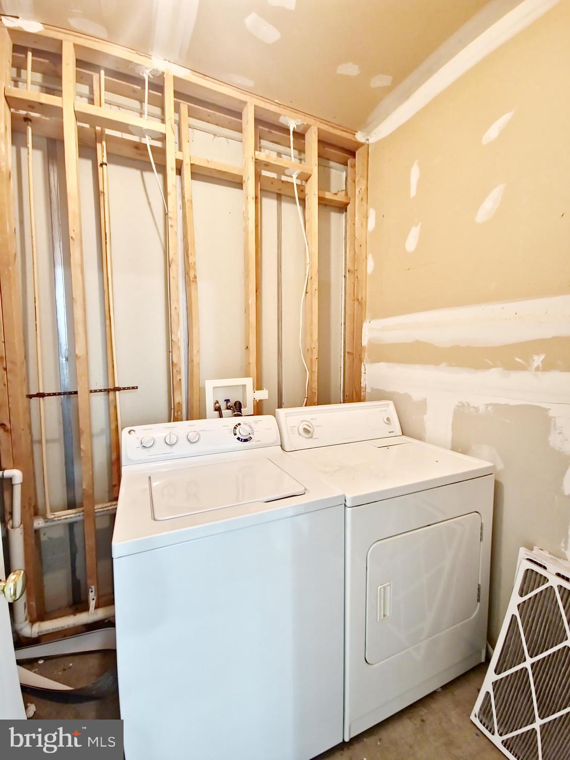 HIGHLAND GATE - Residential Lease