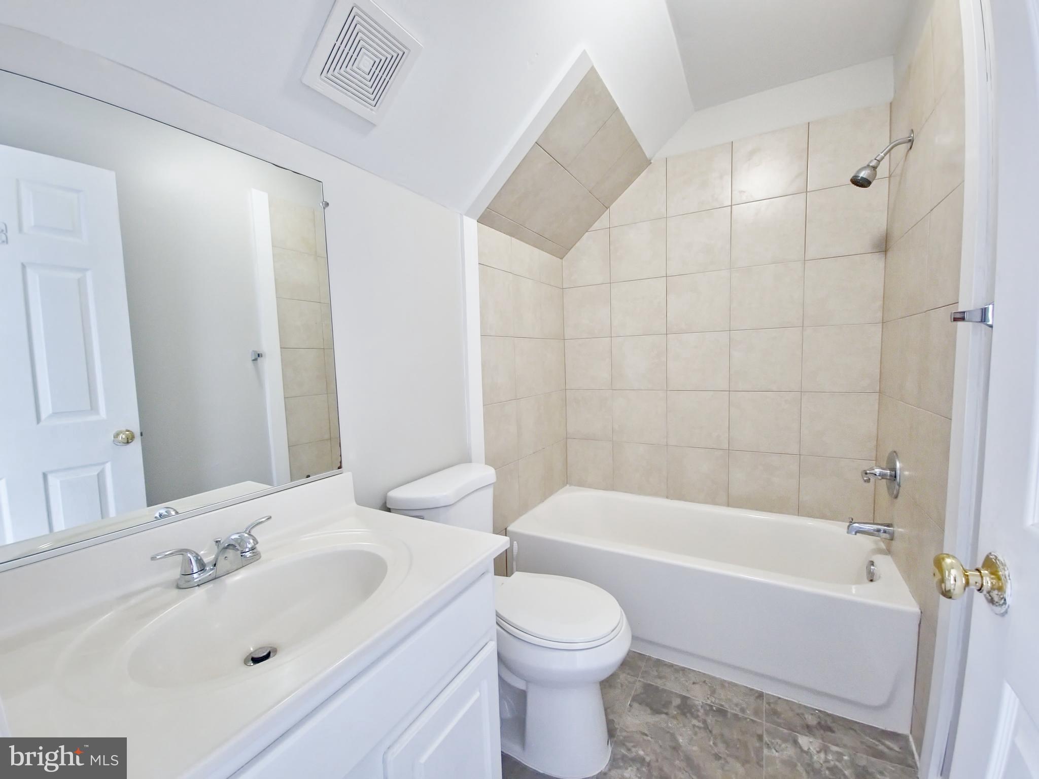 HIGHLAND GATE - Residential Lease