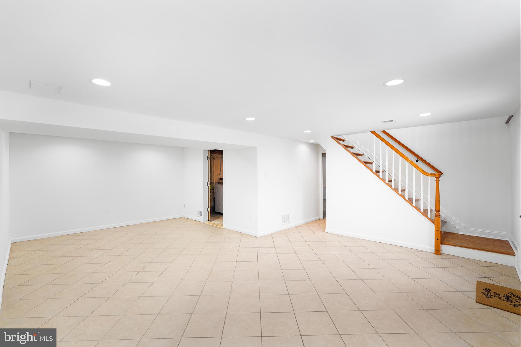 6903 FAWNCREST DRIVE