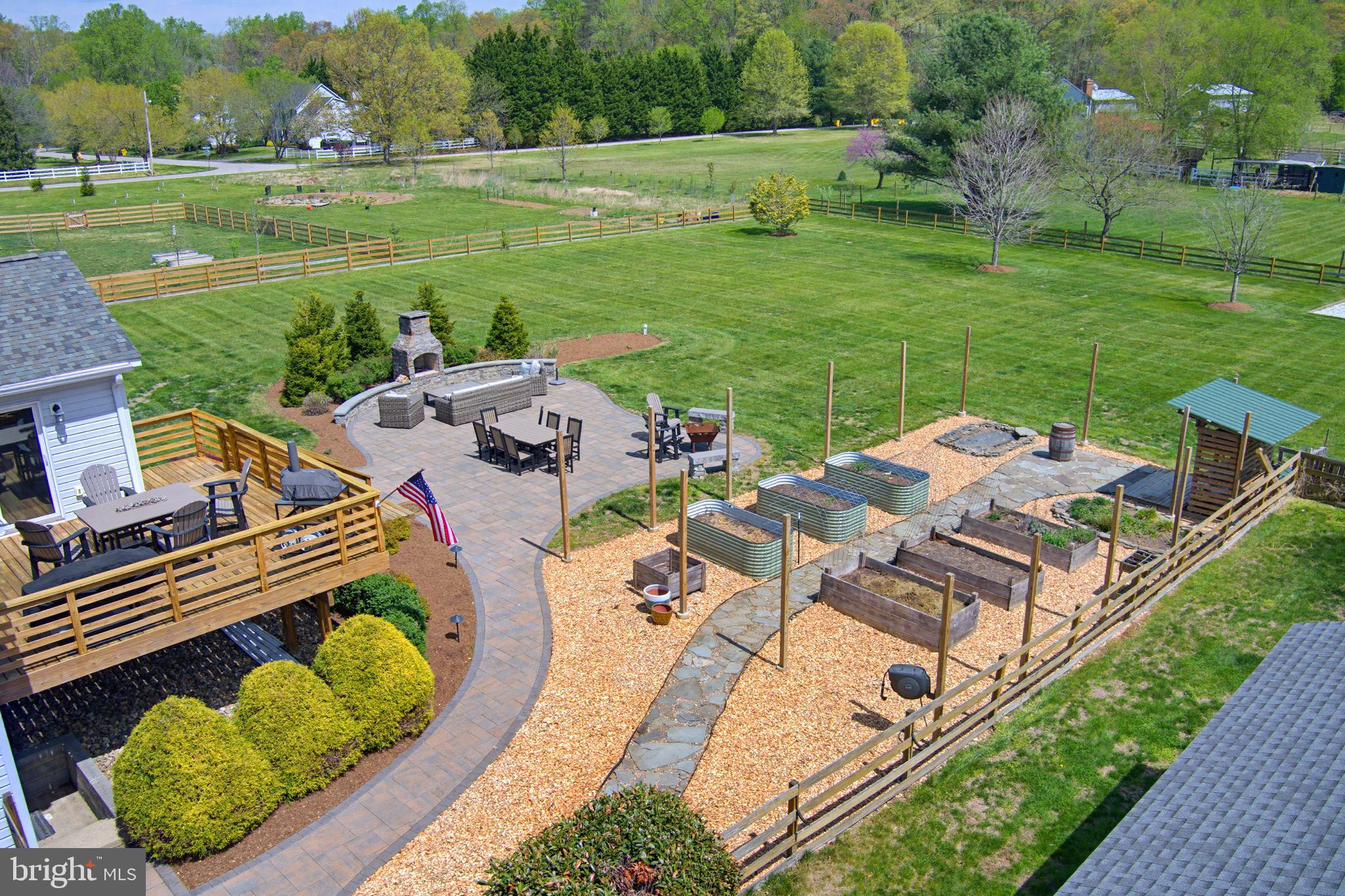 DAVIDSONVILLE - Residential