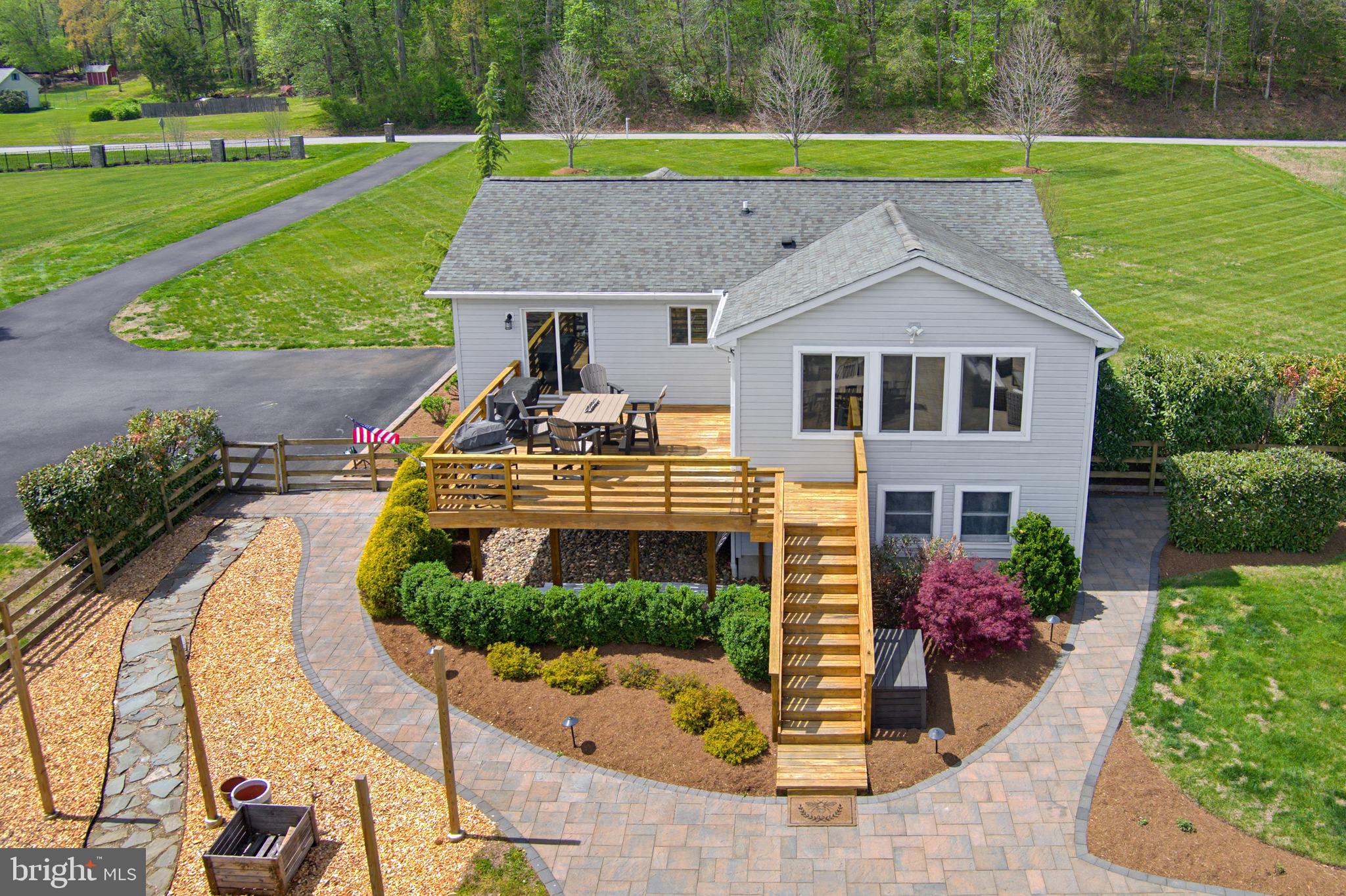 DAVIDSONVILLE - Residential