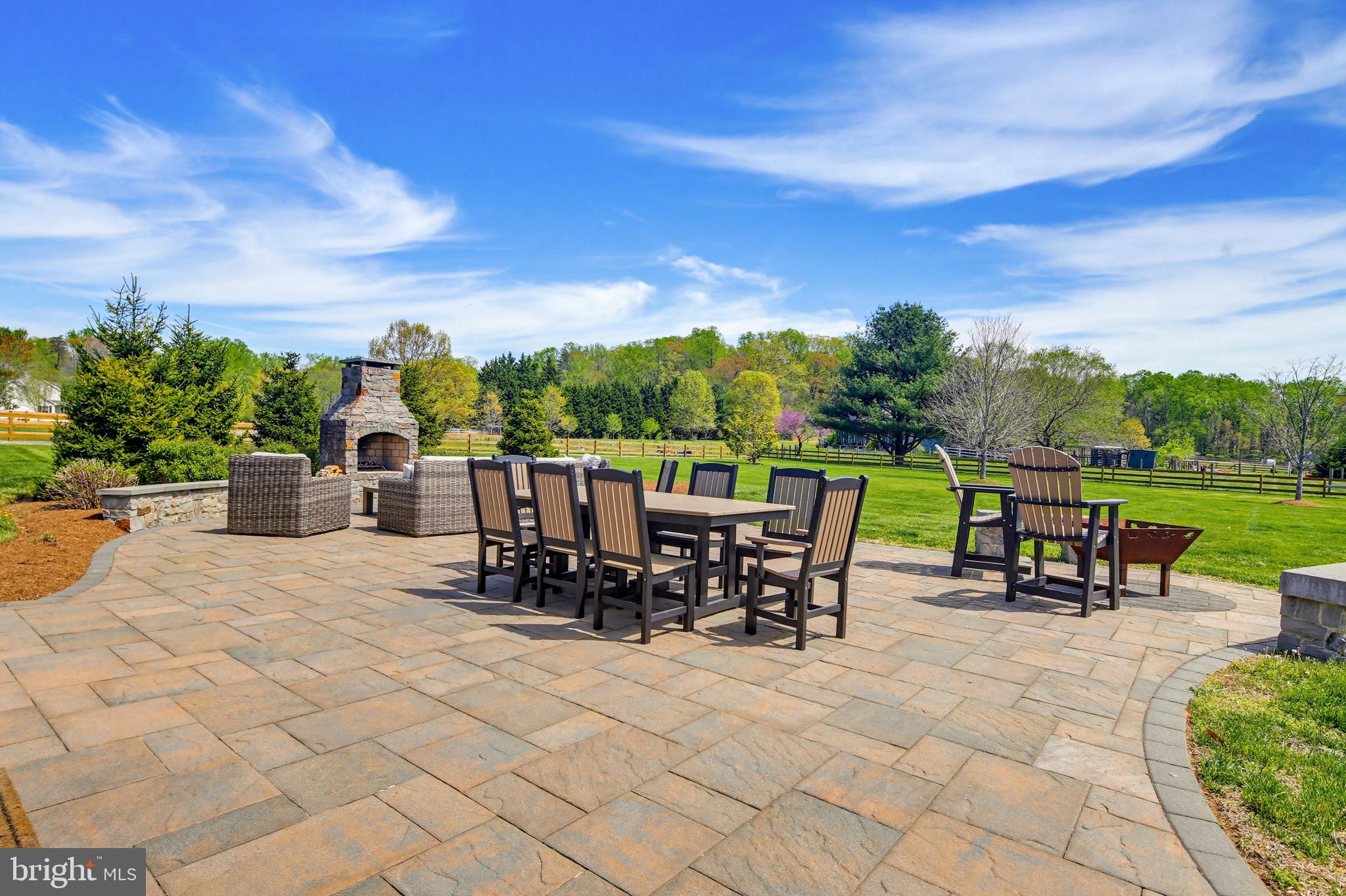 DAVIDSONVILLE - Residential