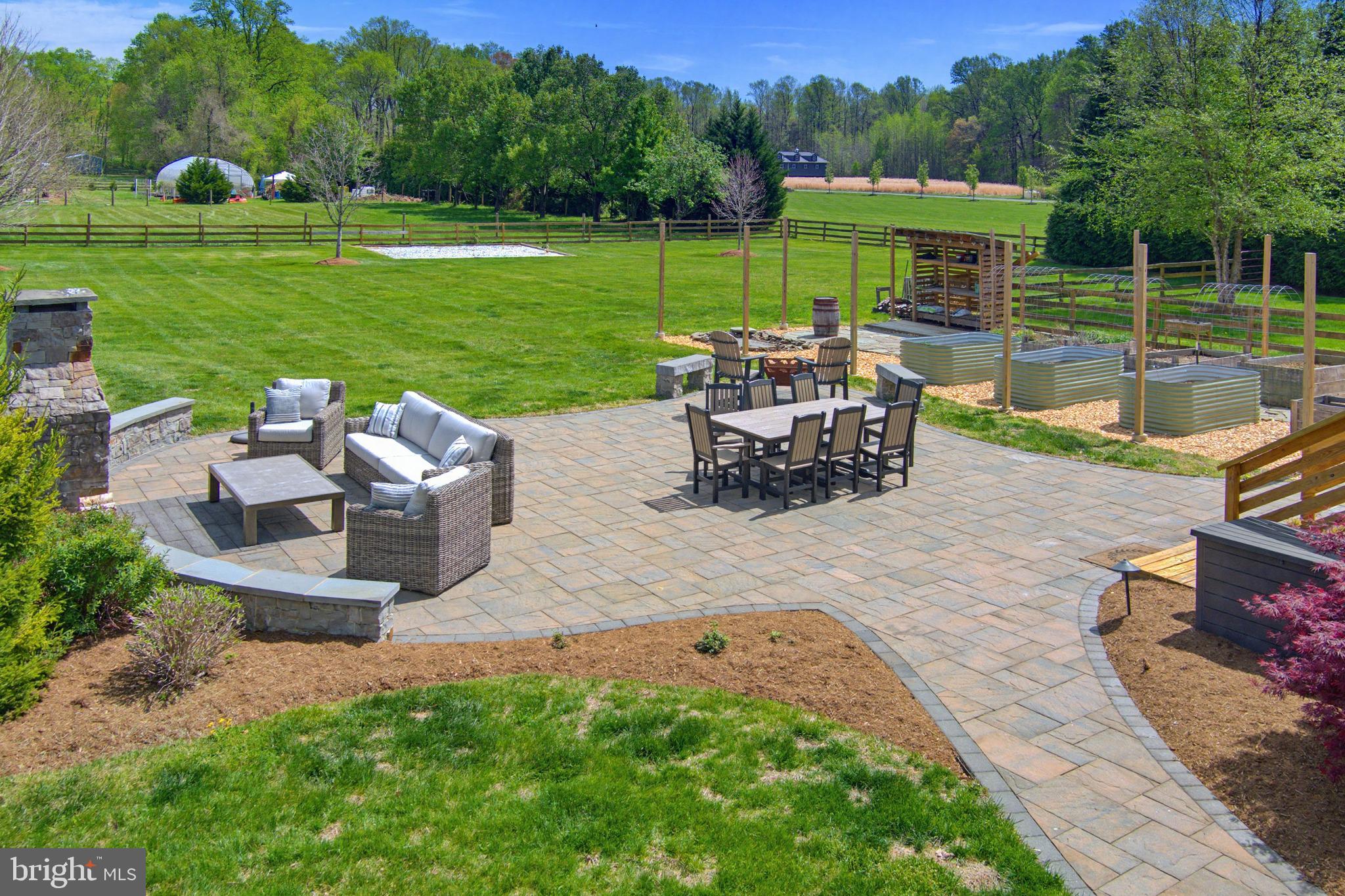 DAVIDSONVILLE - Residential