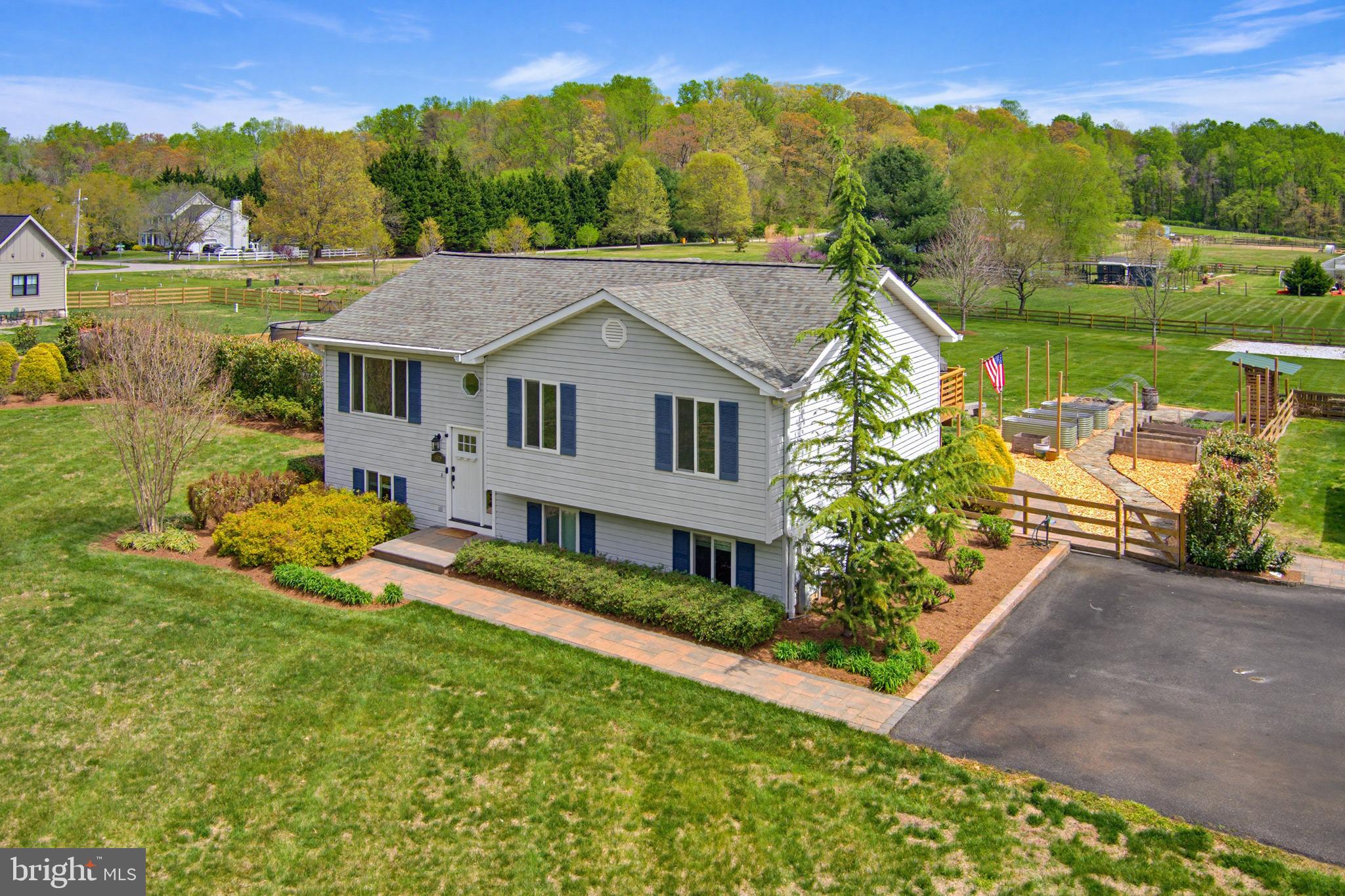 DAVIDSONVILLE - Residential