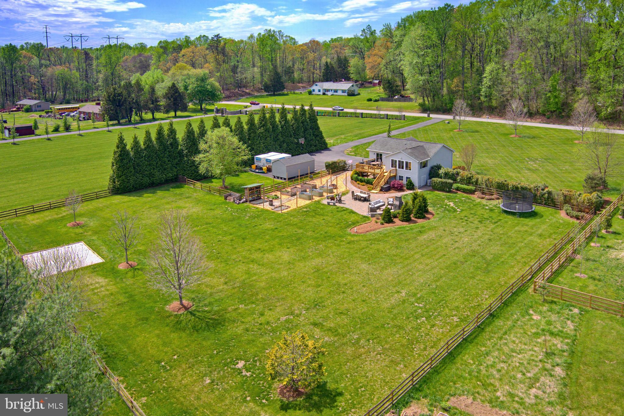 DAVIDSONVILLE - Residential