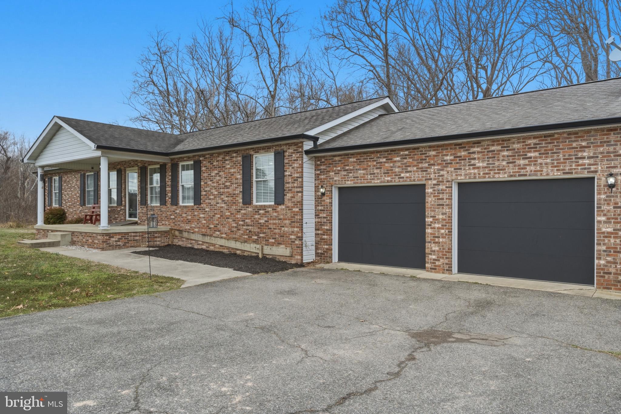 HUNTING CREEK ESTATES - Residential