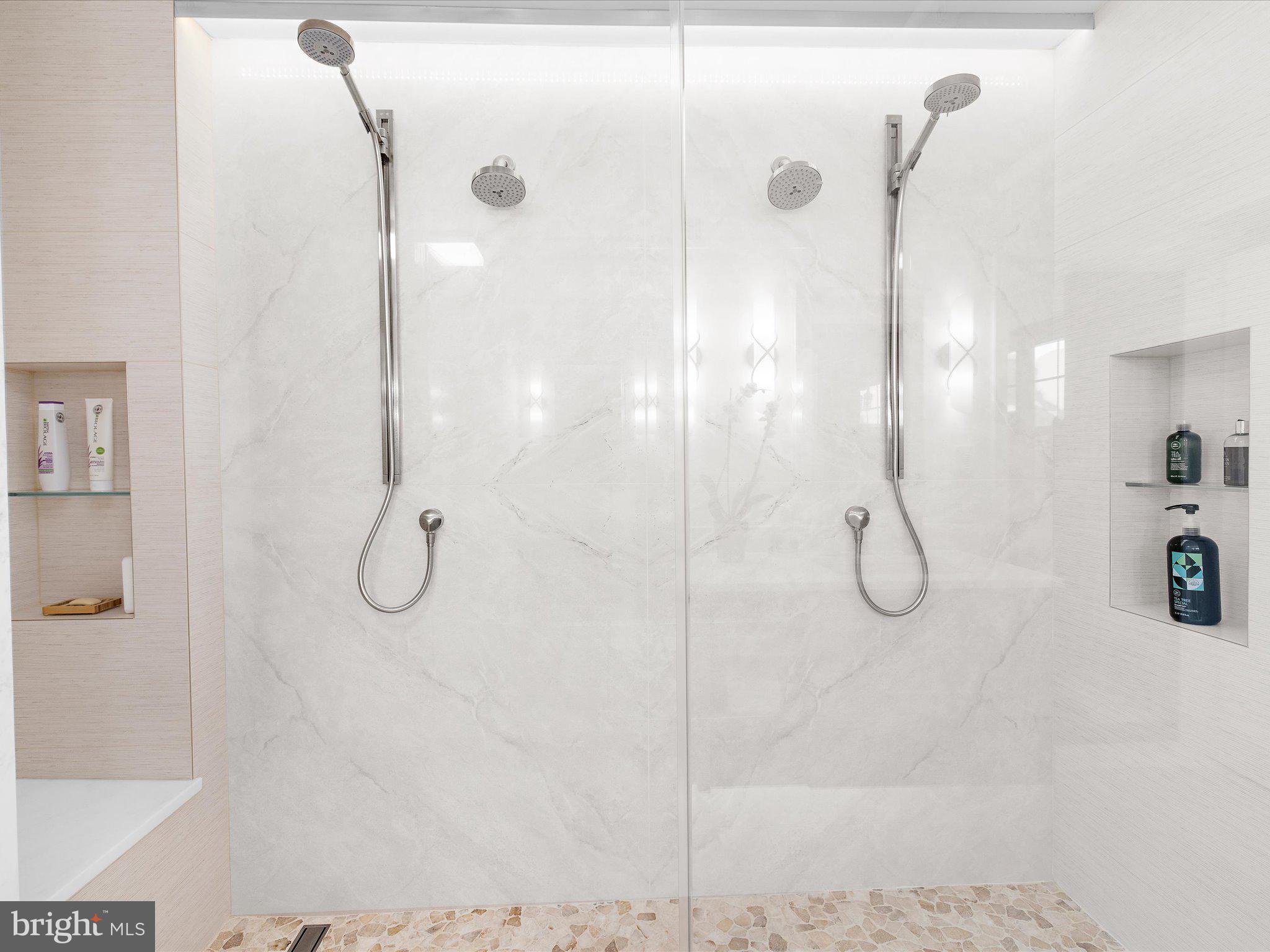 LITTLE ITALY - Residential