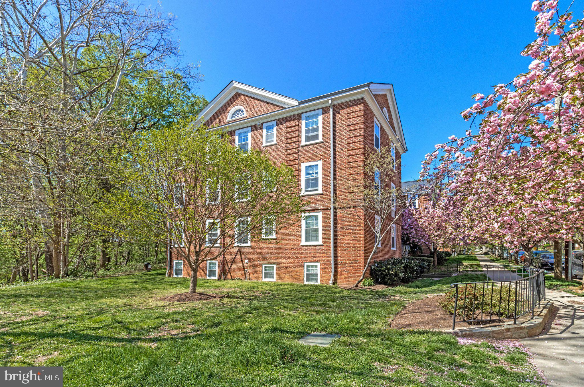 CLEVELAND PARK - Residential