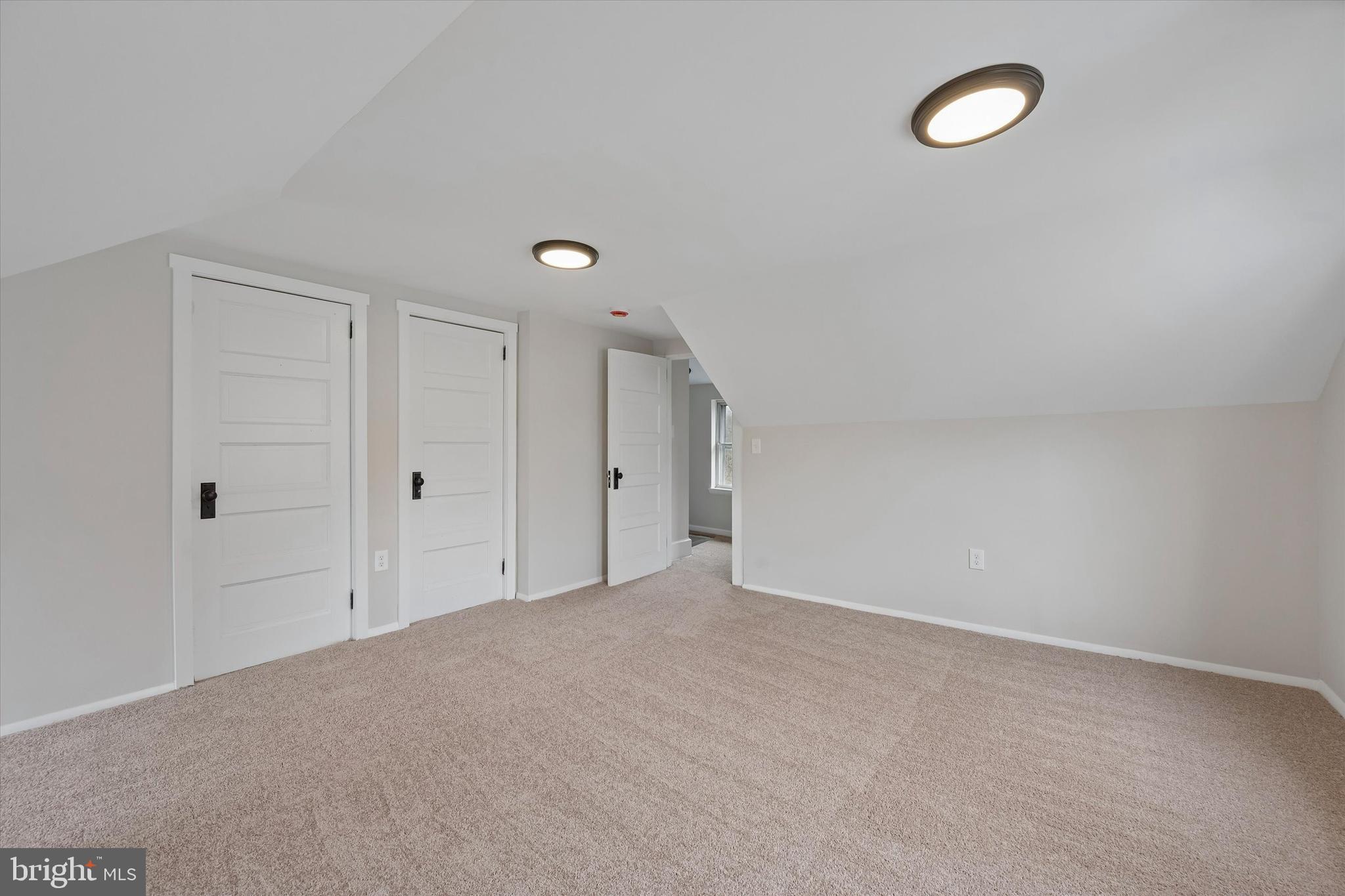 KNOLLWOOD - Residential