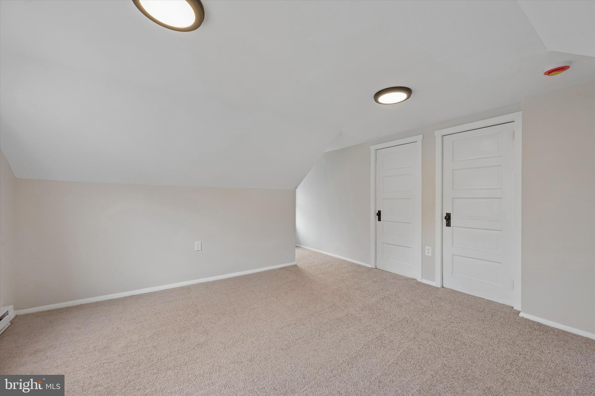 KNOLLWOOD - Residential