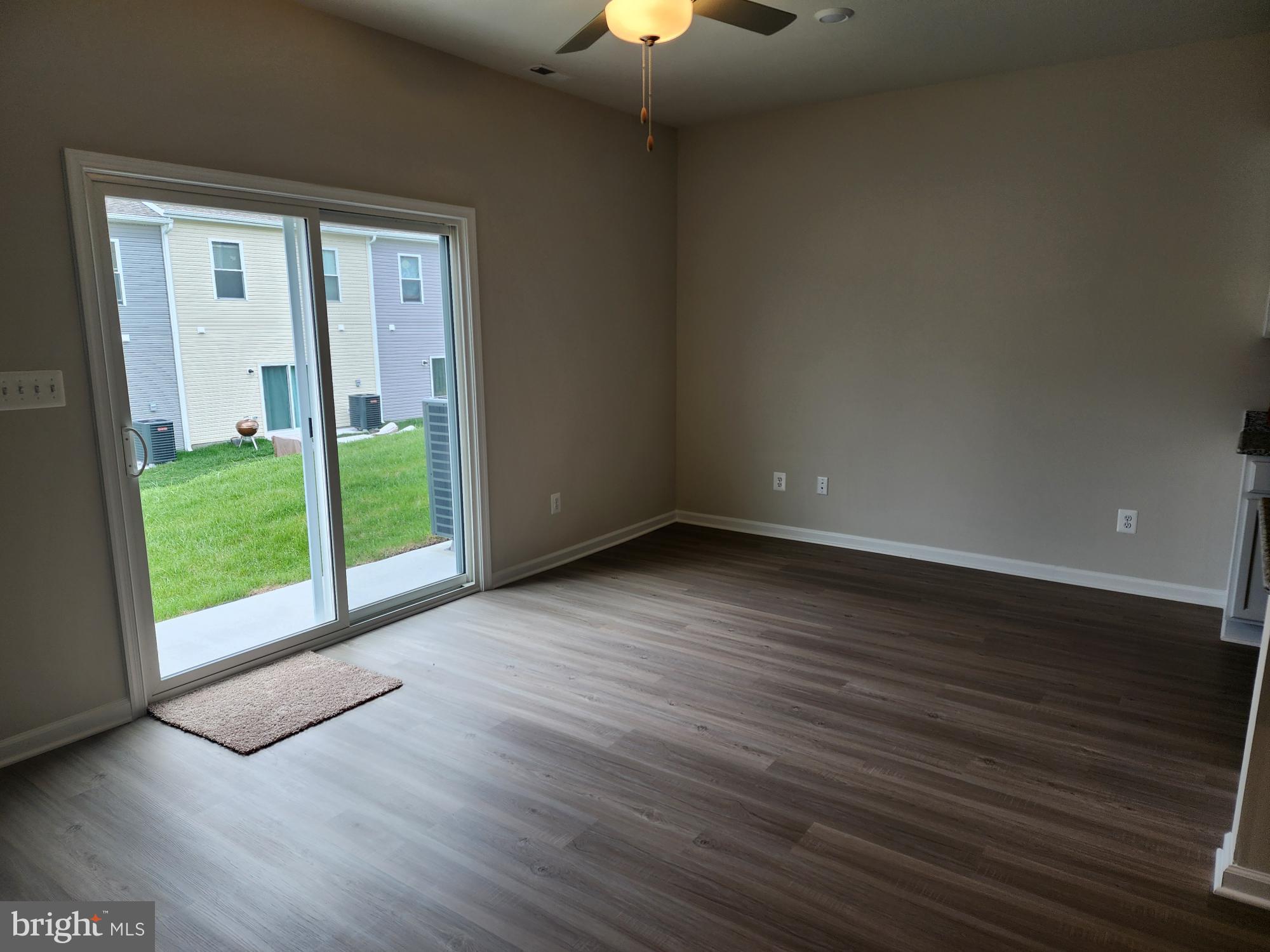 HOMEPLACE AT RIVERSIDE - Residential Lease