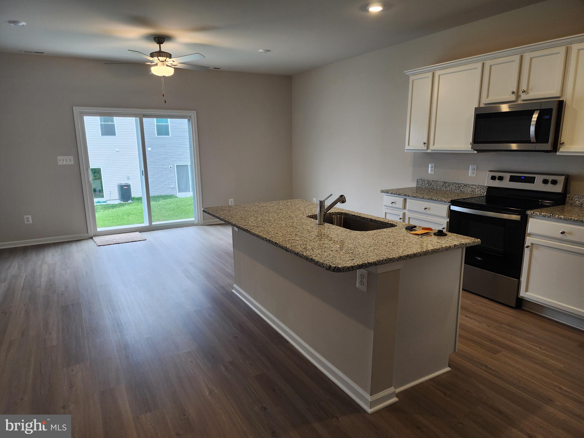 HOMEPLACE AT RIVERSIDE - Residential Lease