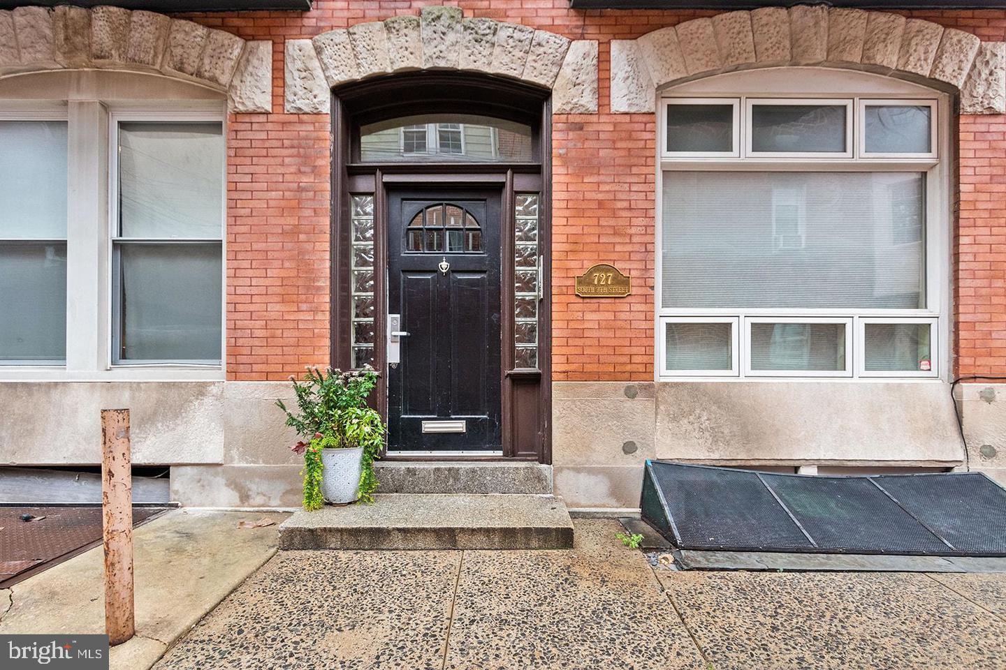 QUEEN VILLAGE - Residential Lease