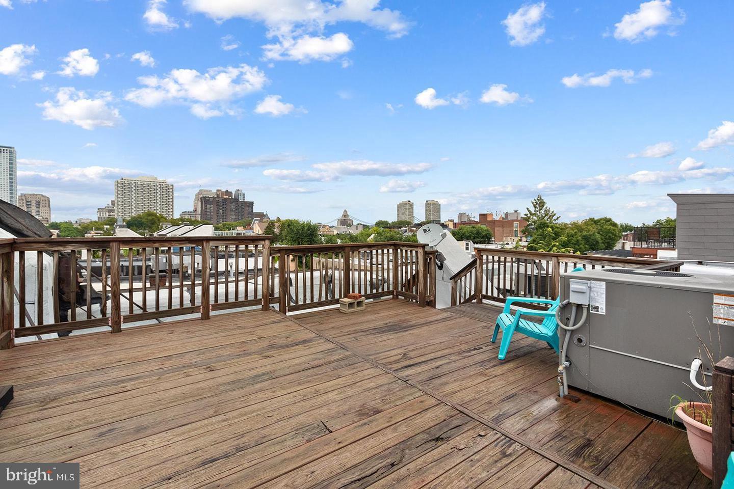 QUEEN VILLAGE - Residential Lease