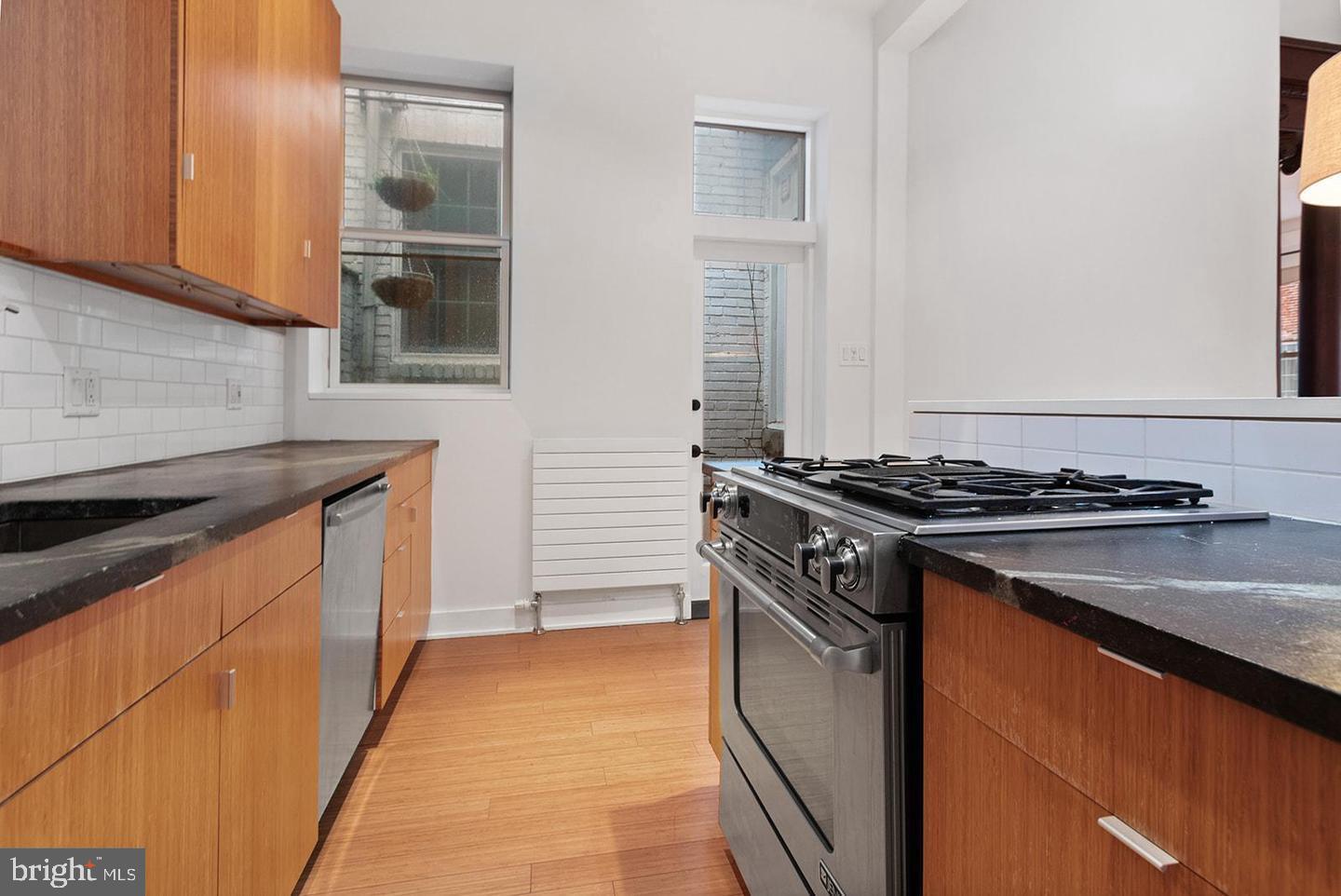 QUEEN VILLAGE - Residential Lease