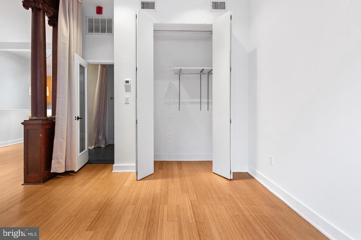 QUEEN VILLAGE - Residential Lease