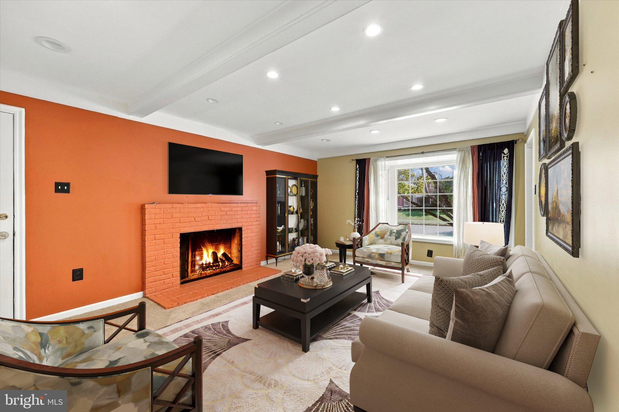 1236 LEXINGTON DRIVE