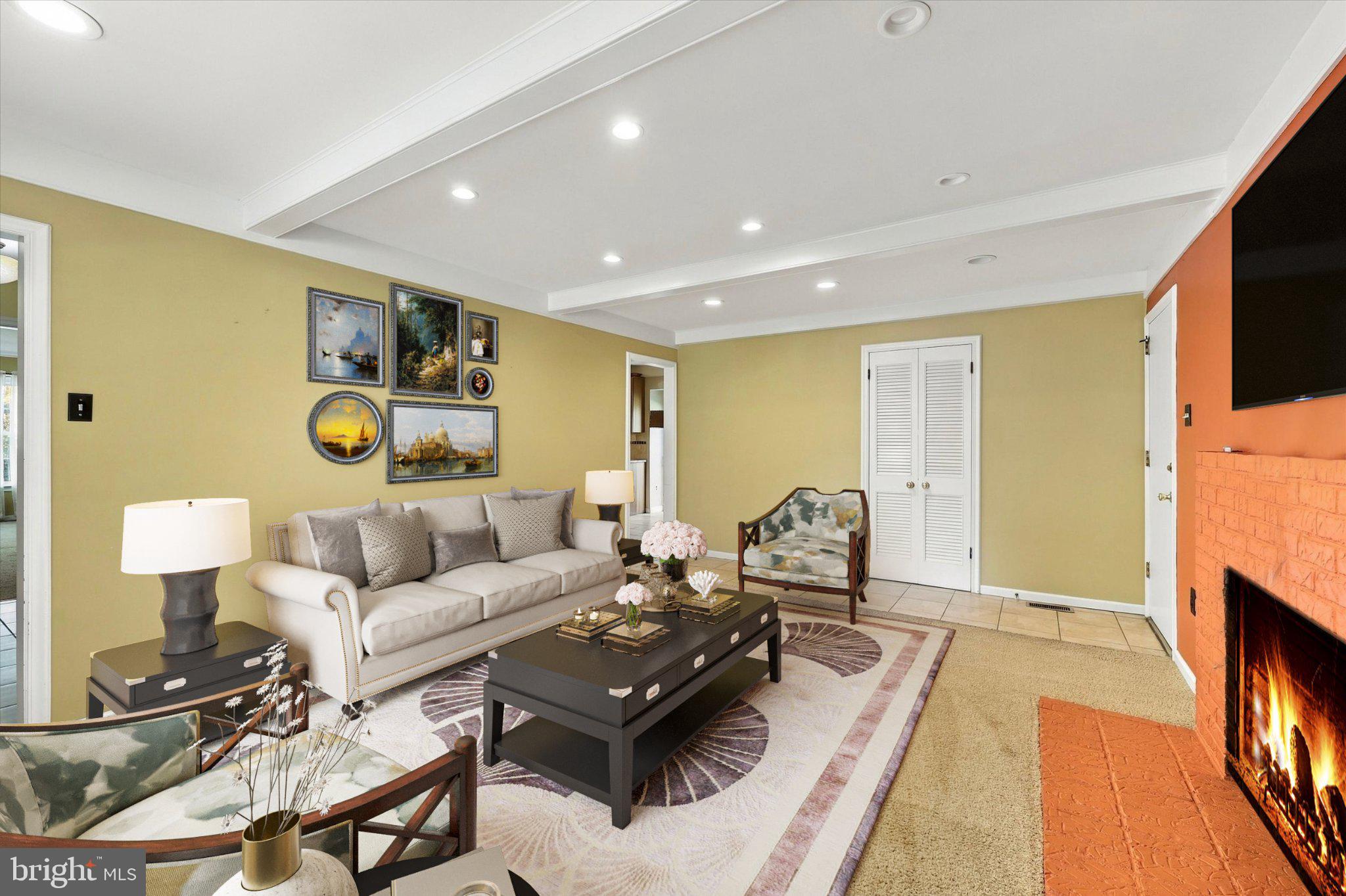 1236 LEXINGTON DRIVE