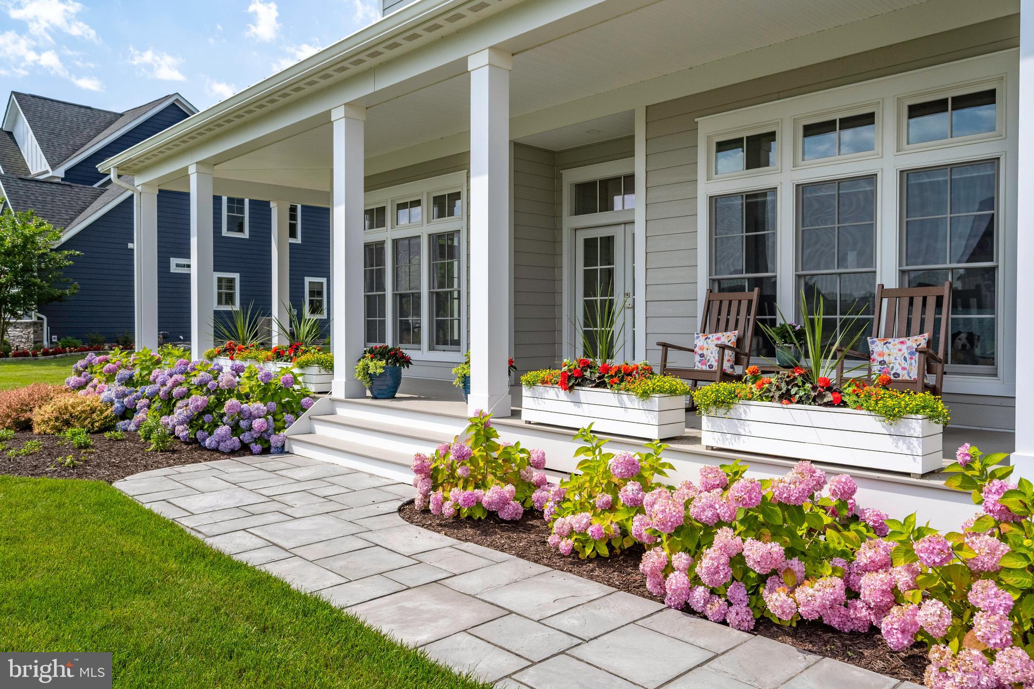 SHOWFIELD - Residential