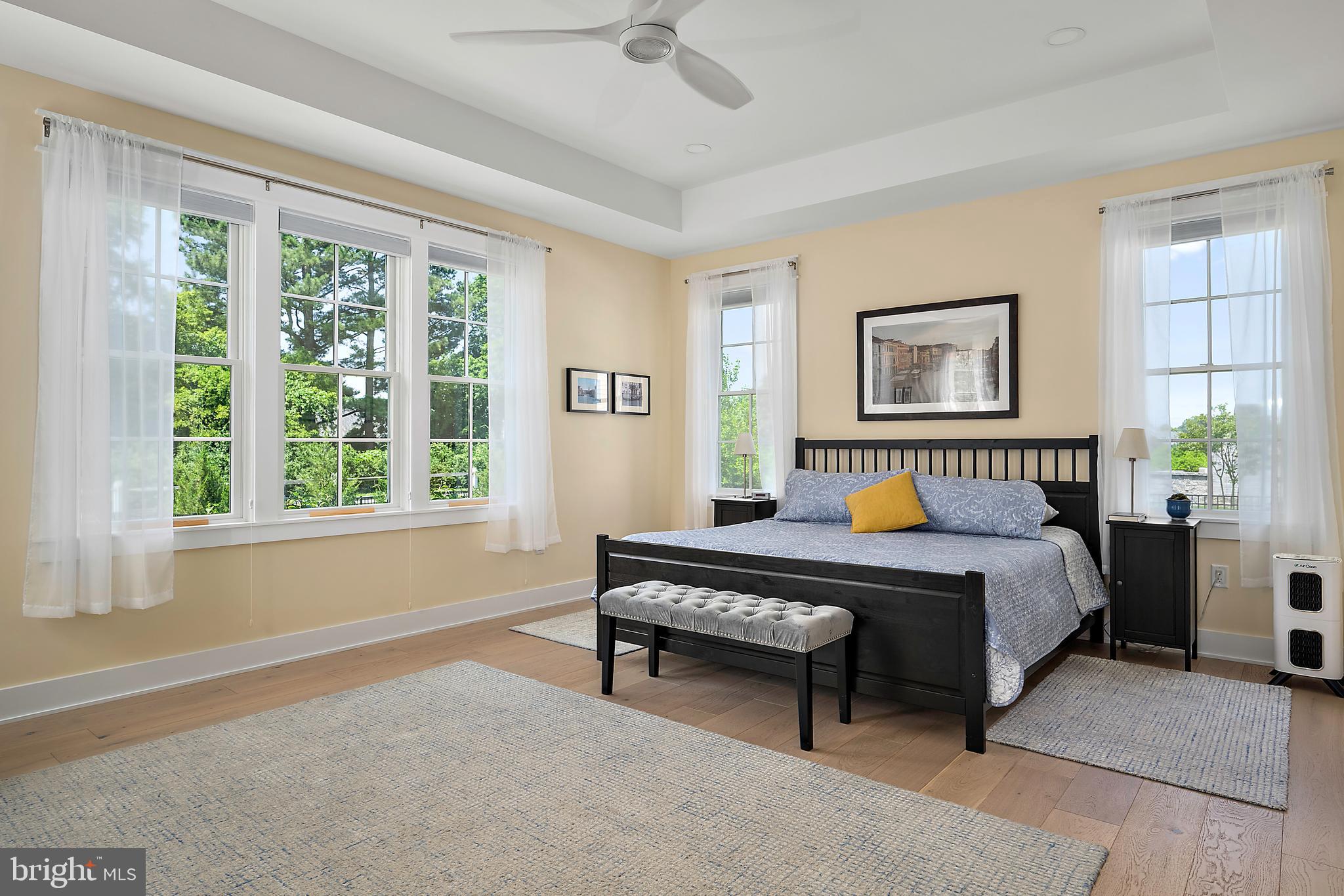 SHOWFIELD - Residential