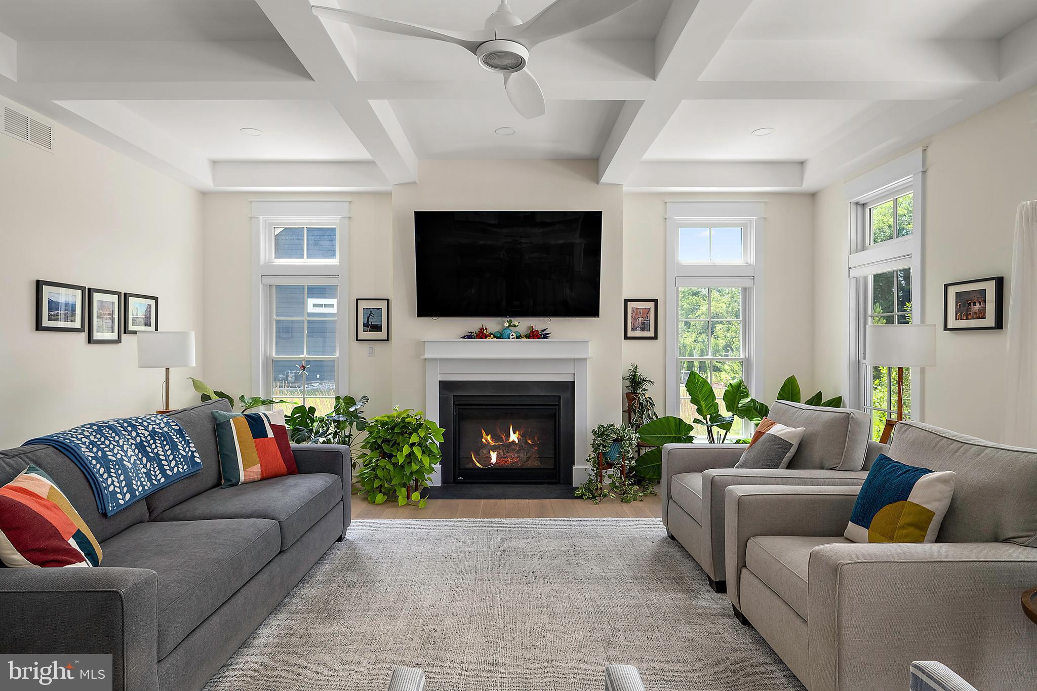 SHOWFIELD - Residential