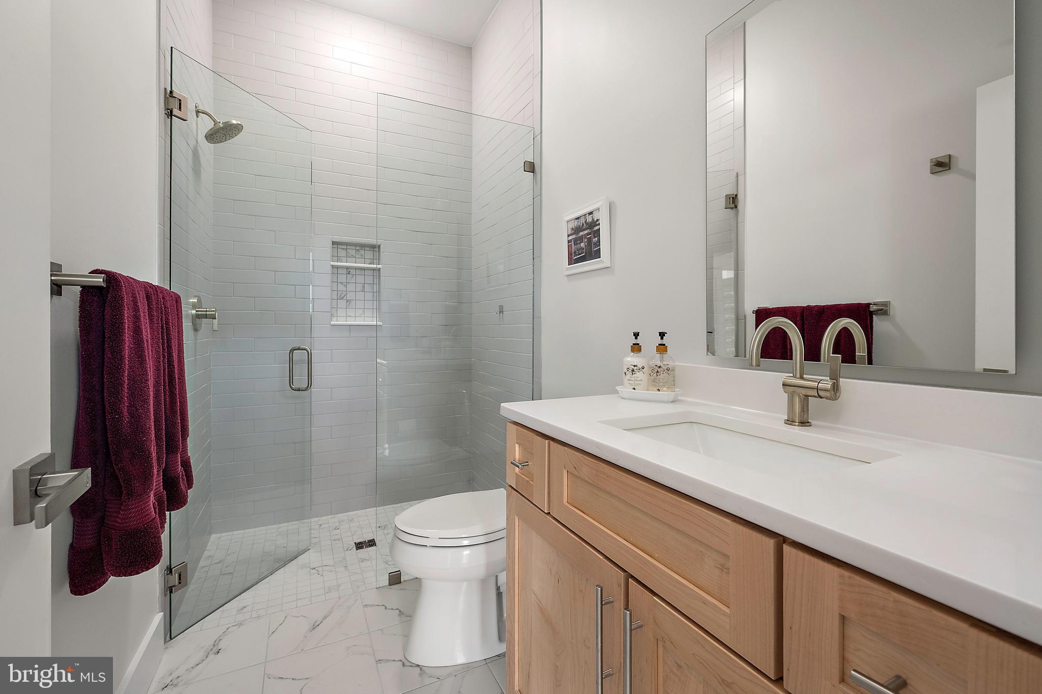 SHOWFIELD - Residential