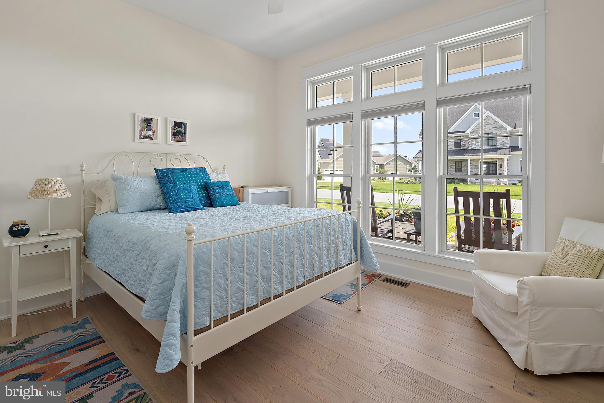 SHOWFIELD - Residential