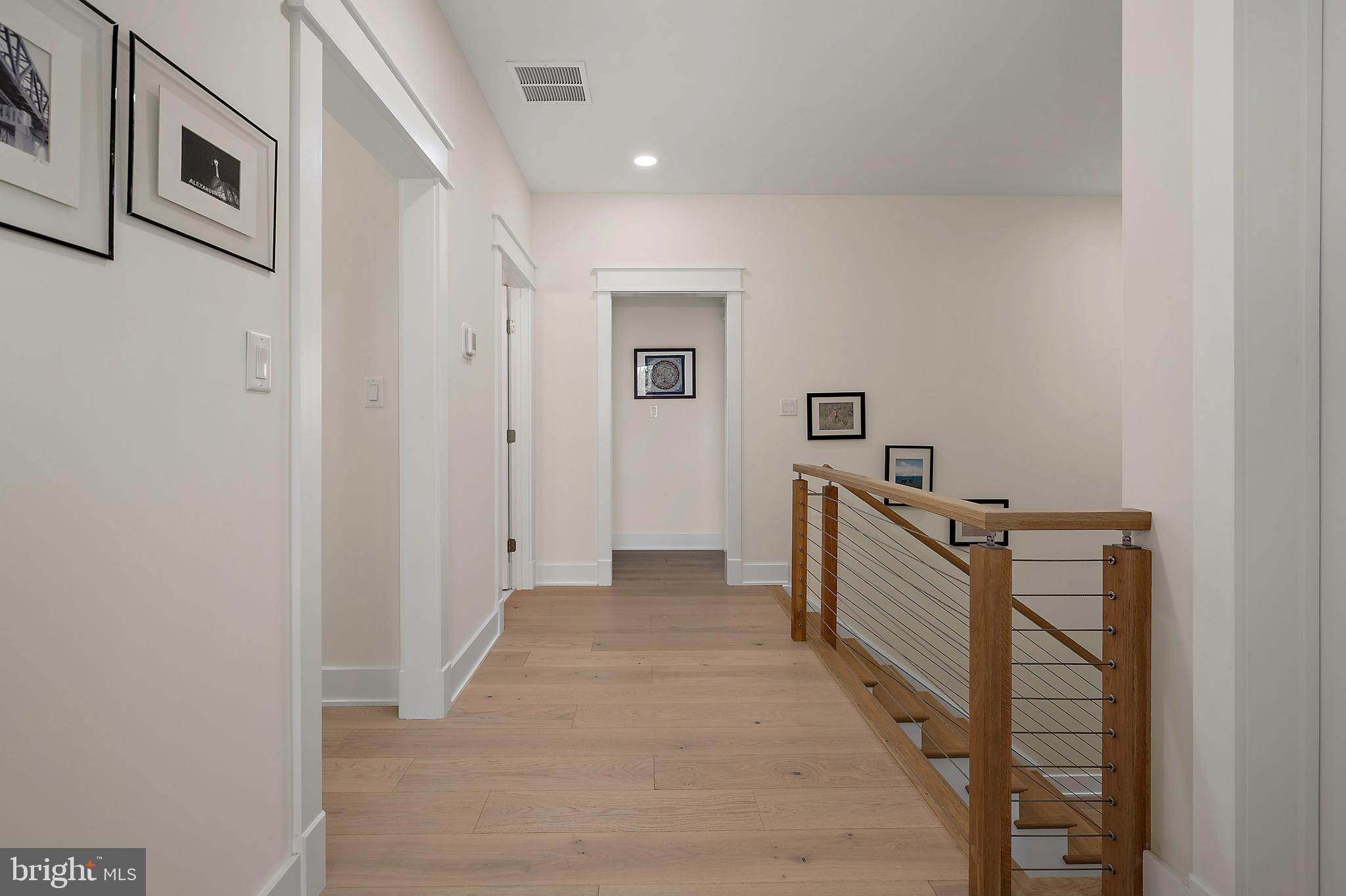 SHOWFIELD - Residential