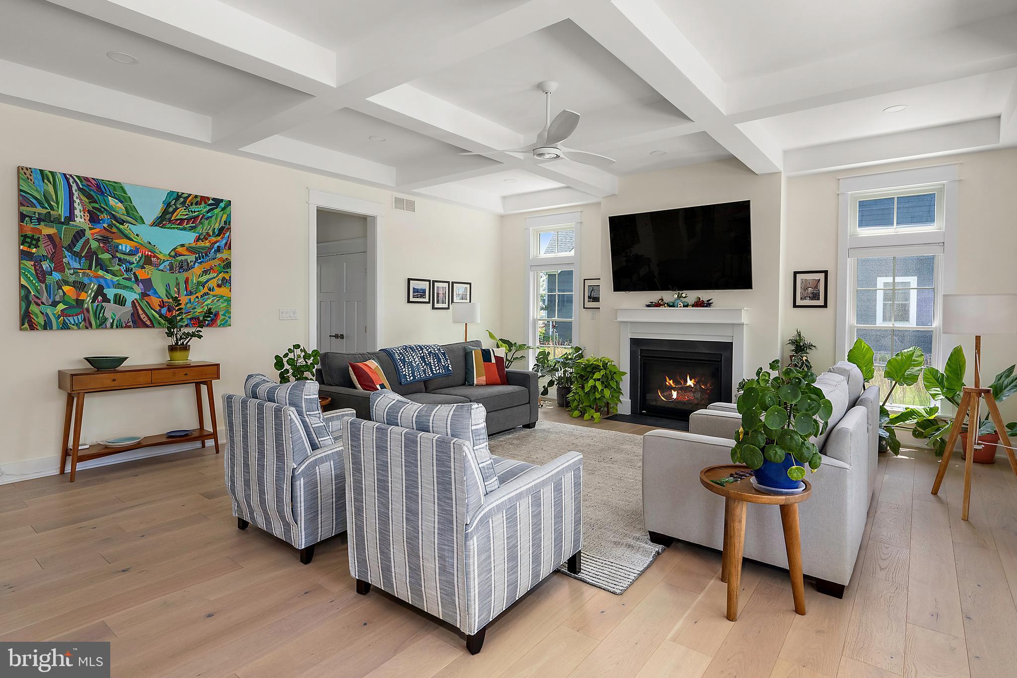 SHOWFIELD - Residential