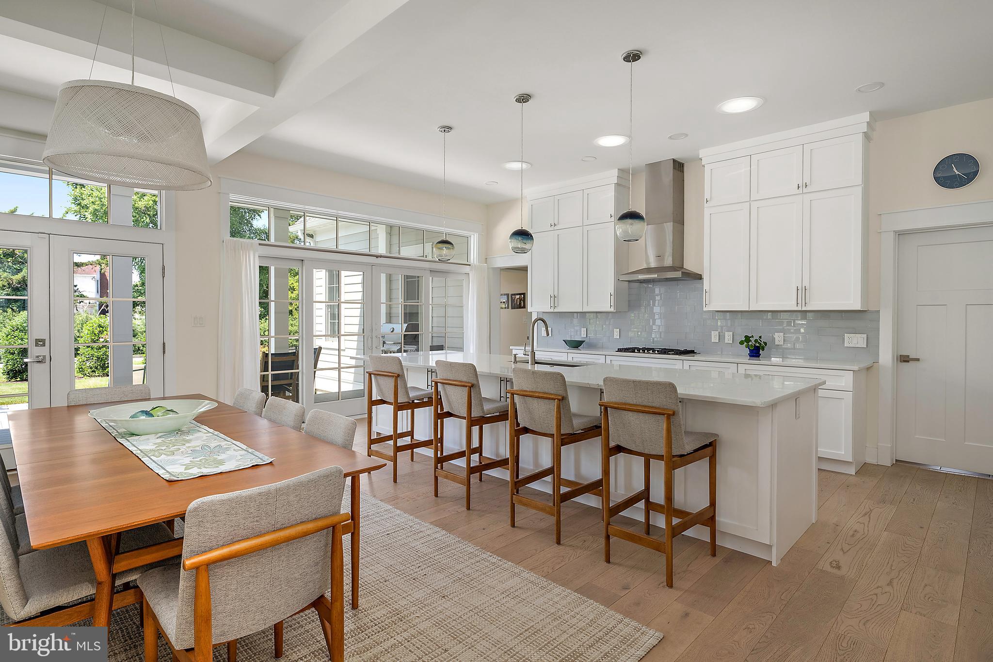 SHOWFIELD - Residential