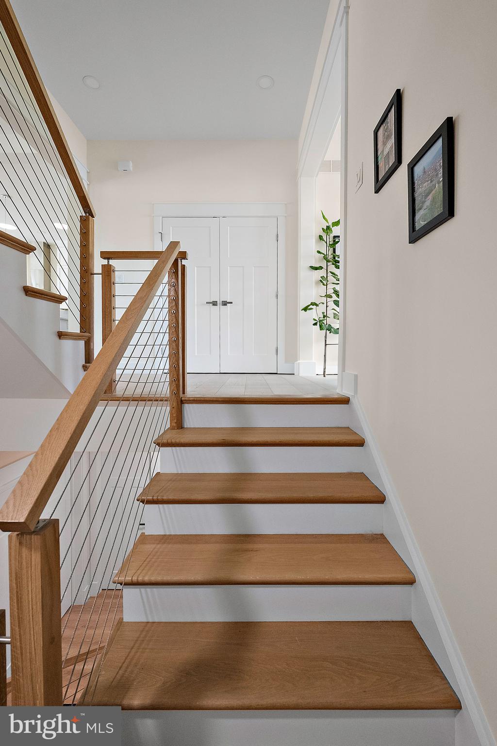 SHOWFIELD - Residential