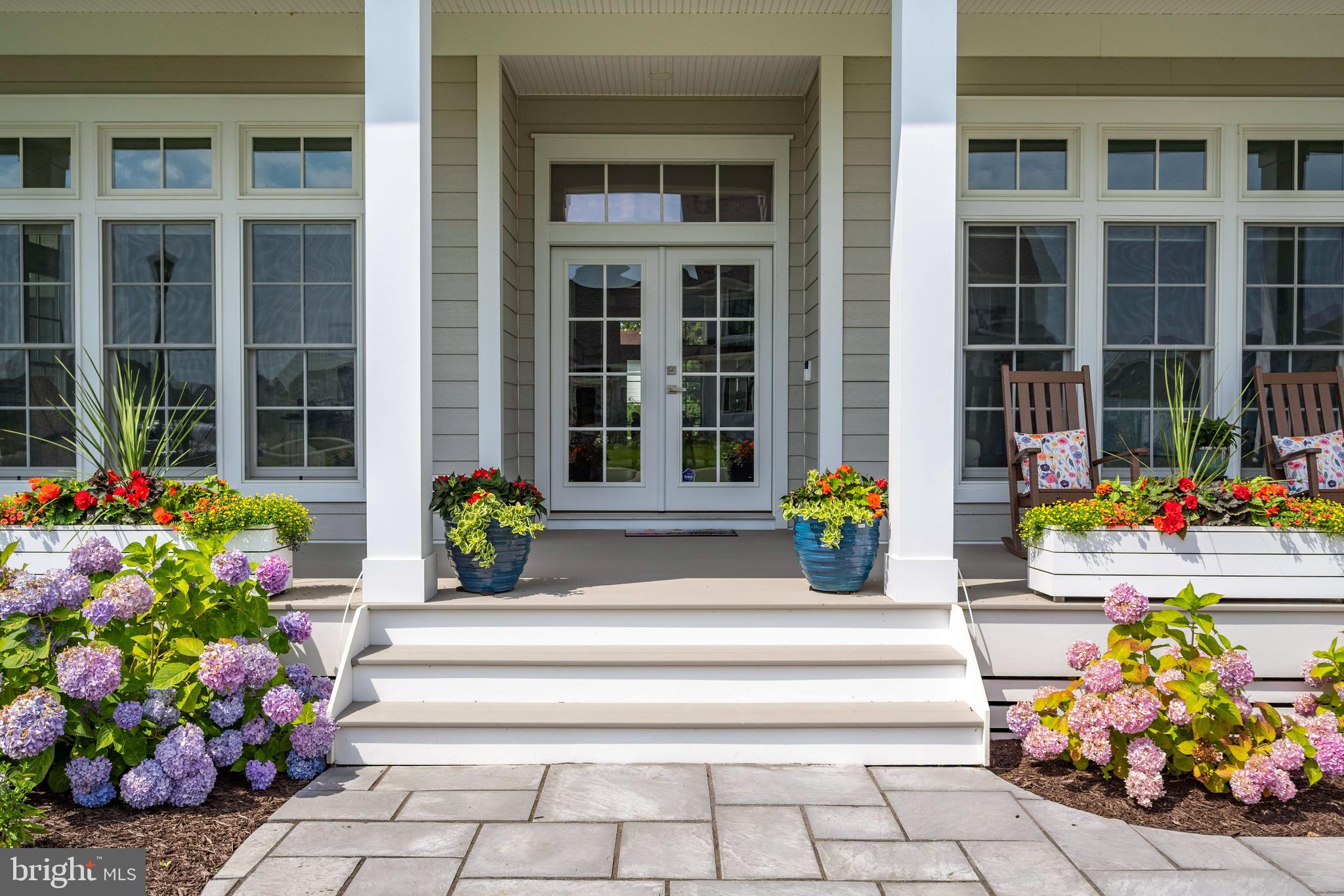 SHOWFIELD - Residential