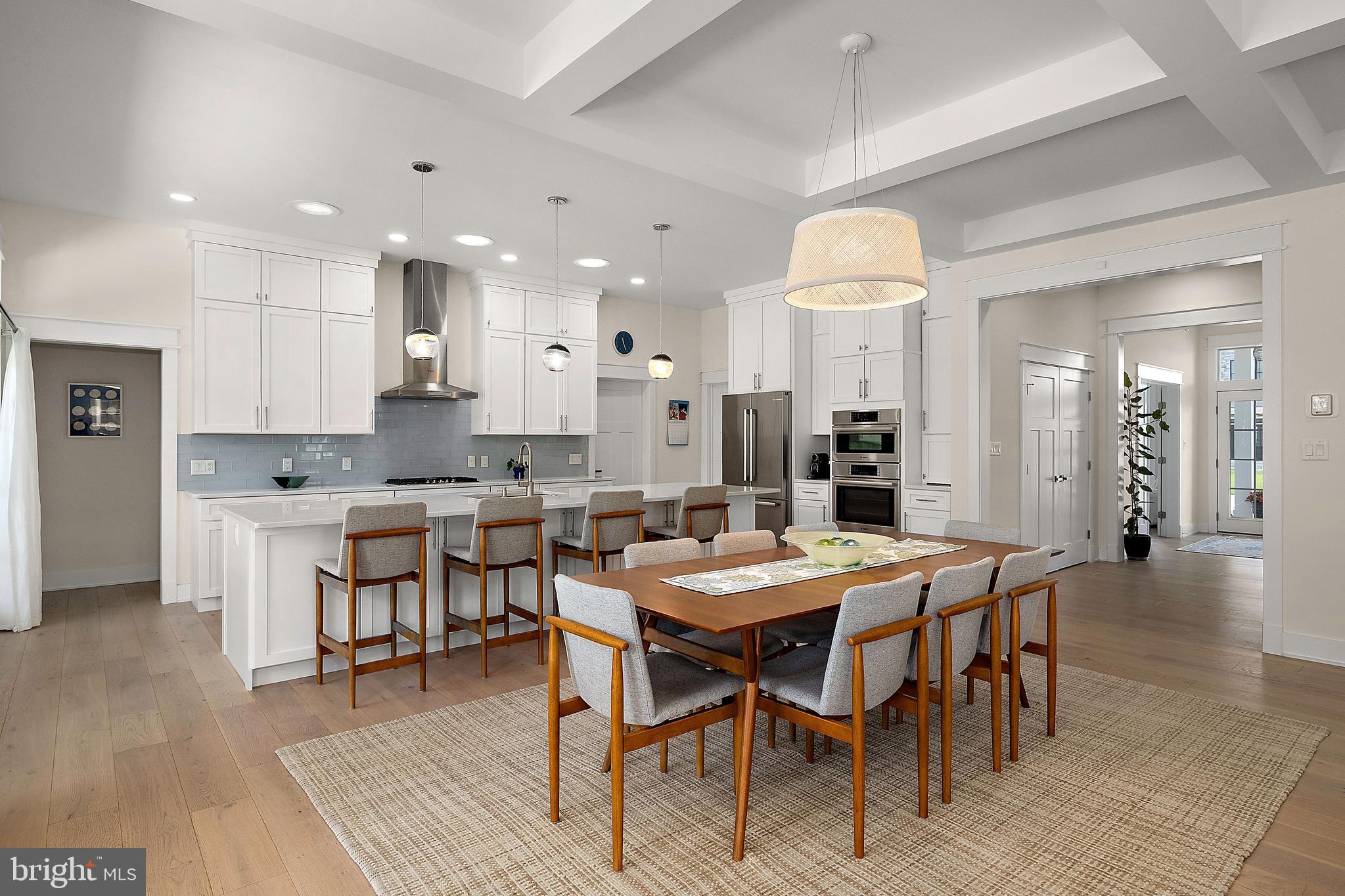 SHOWFIELD - Residential