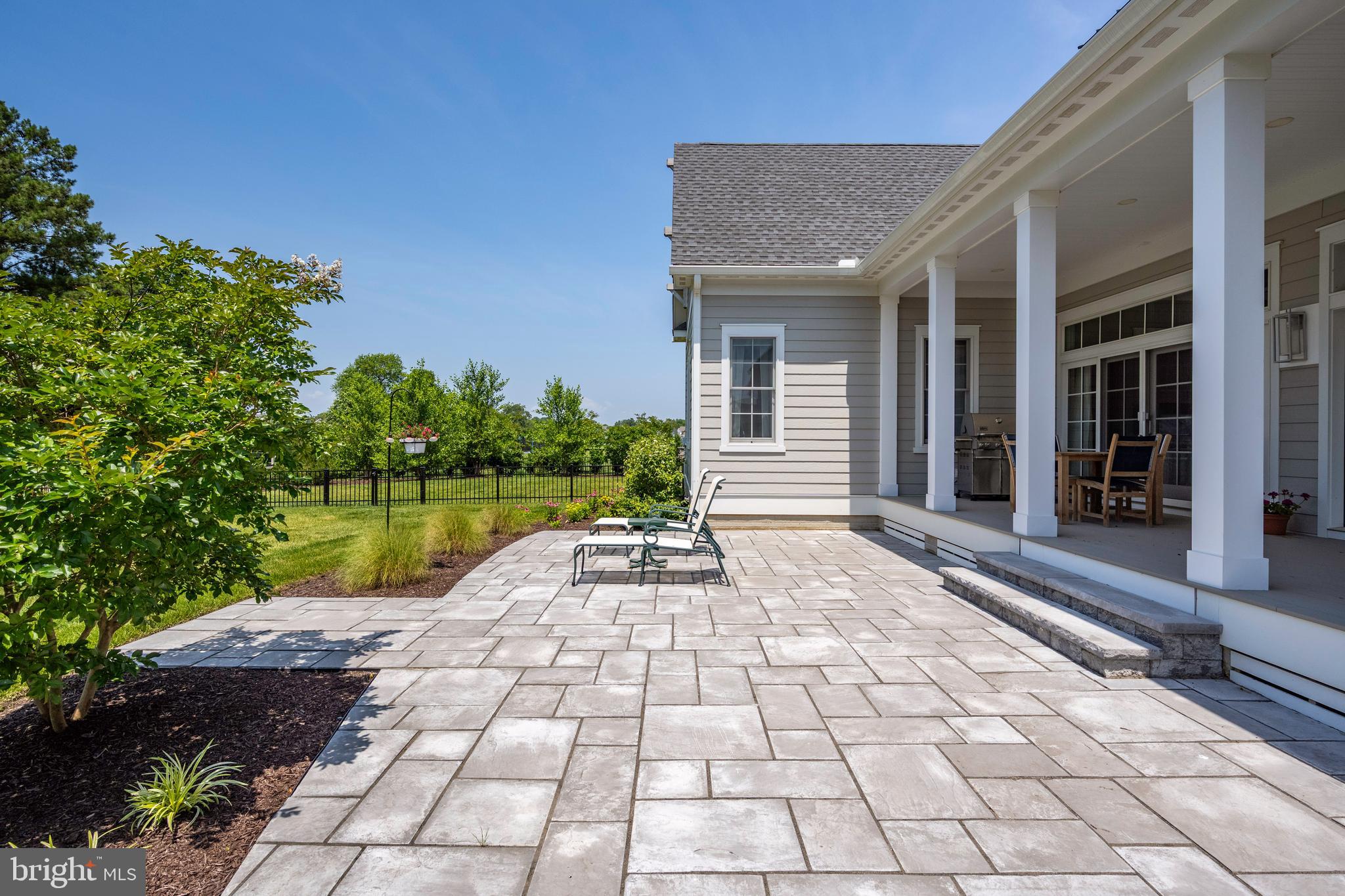 SHOWFIELD - Residential