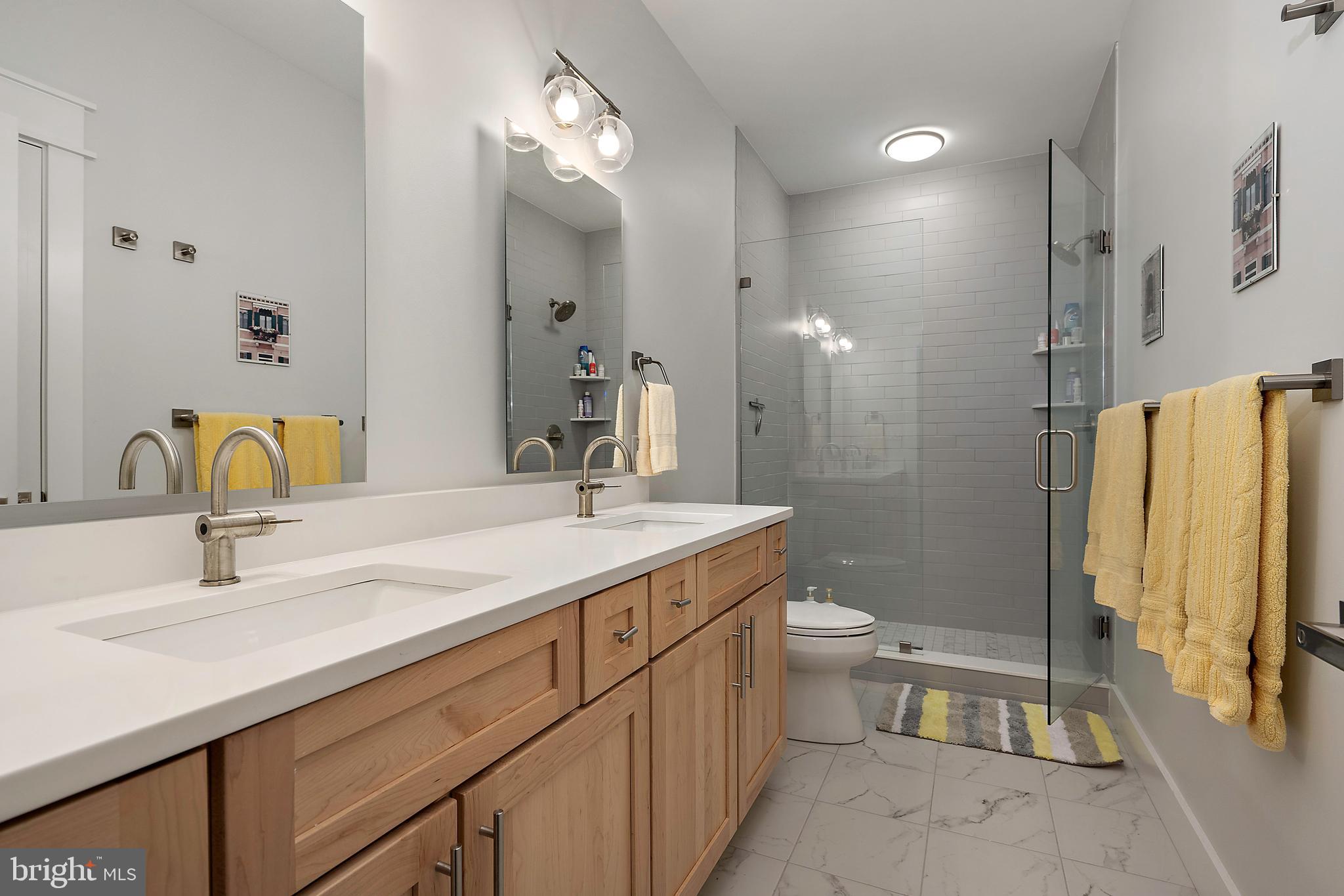 SHOWFIELD - Residential