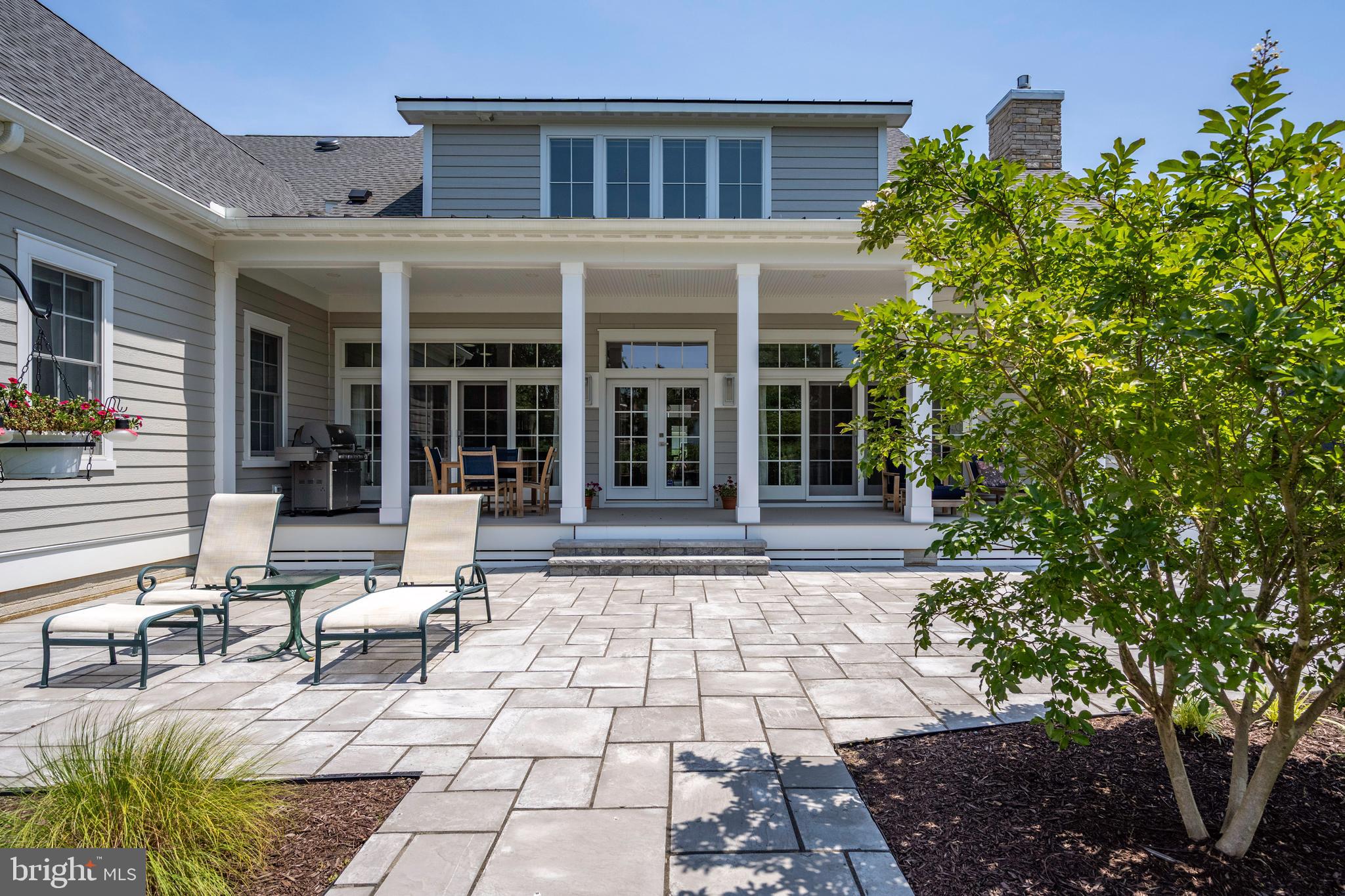 SHOWFIELD - Residential