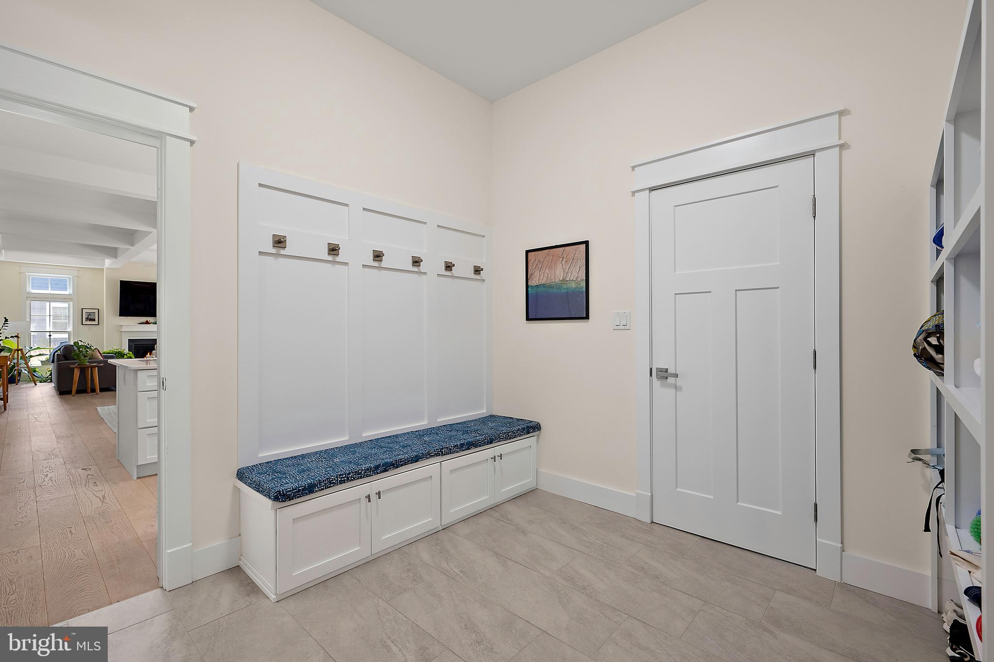 SHOWFIELD - Residential