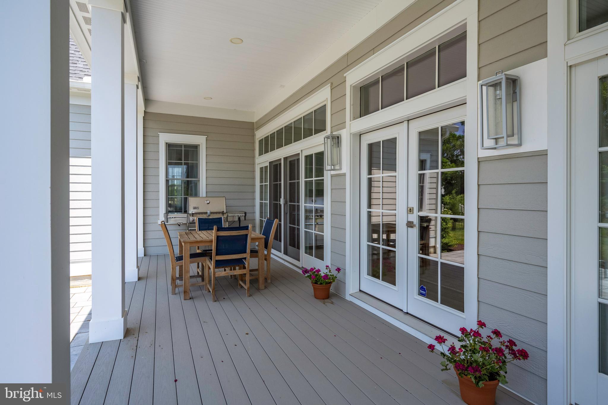 SHOWFIELD - Residential