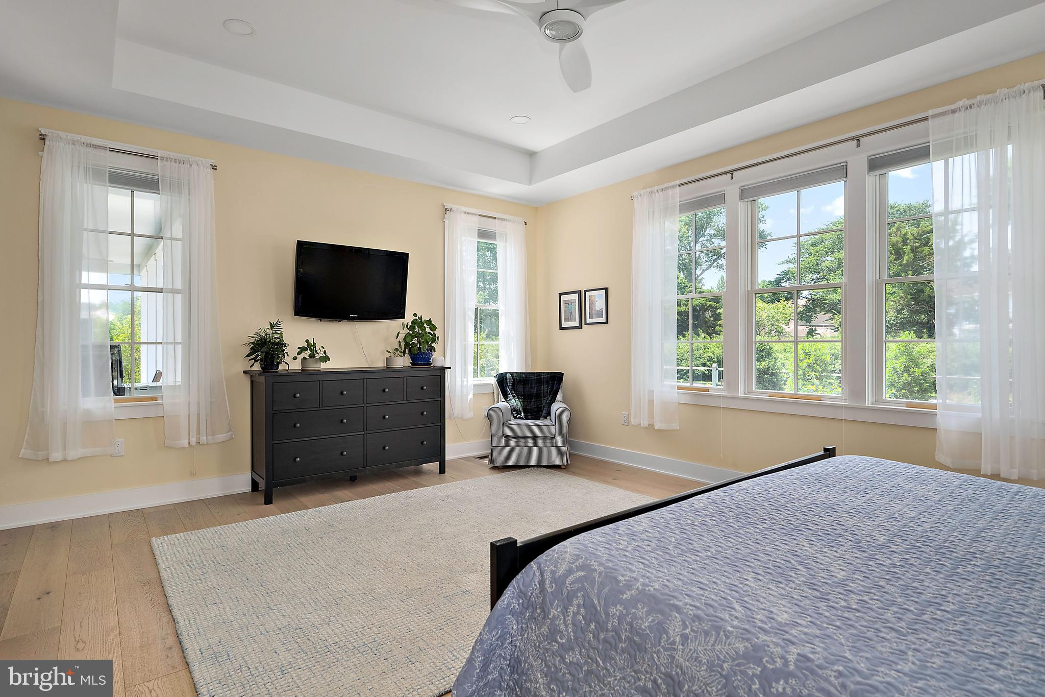 SHOWFIELD - Residential