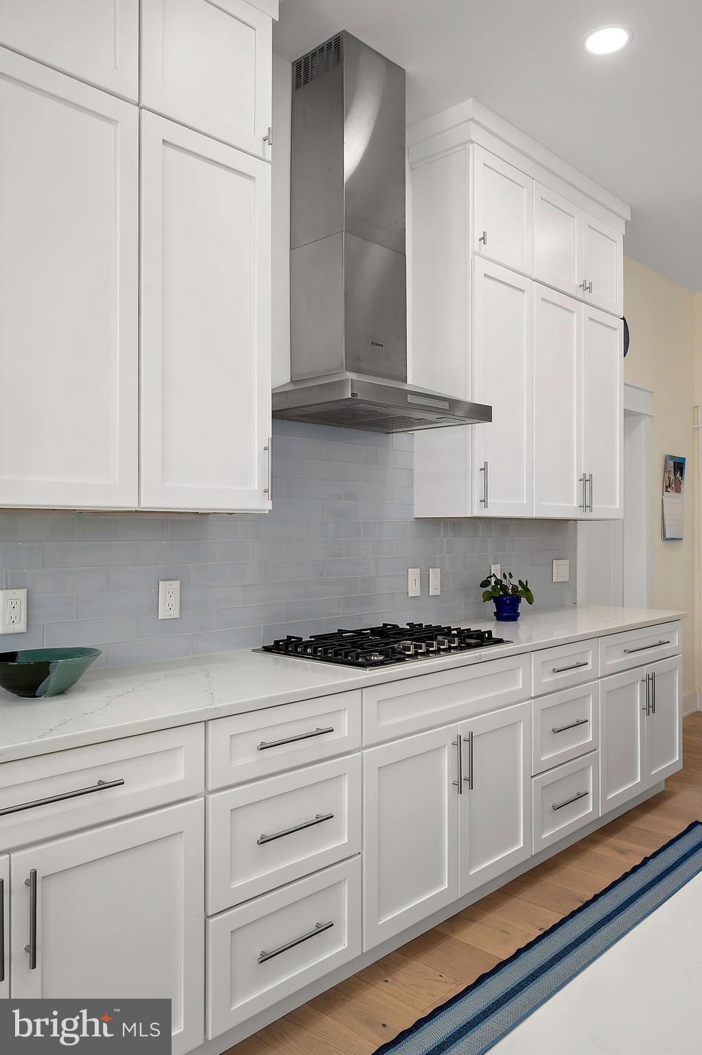 SHOWFIELD - Residential