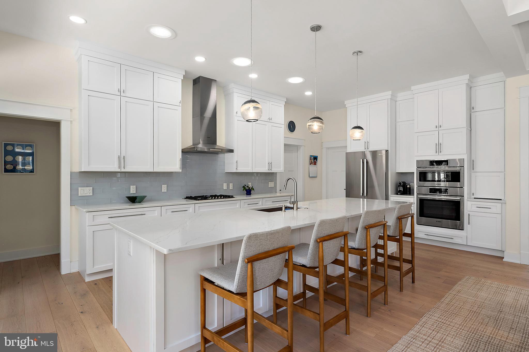 SHOWFIELD - Residential