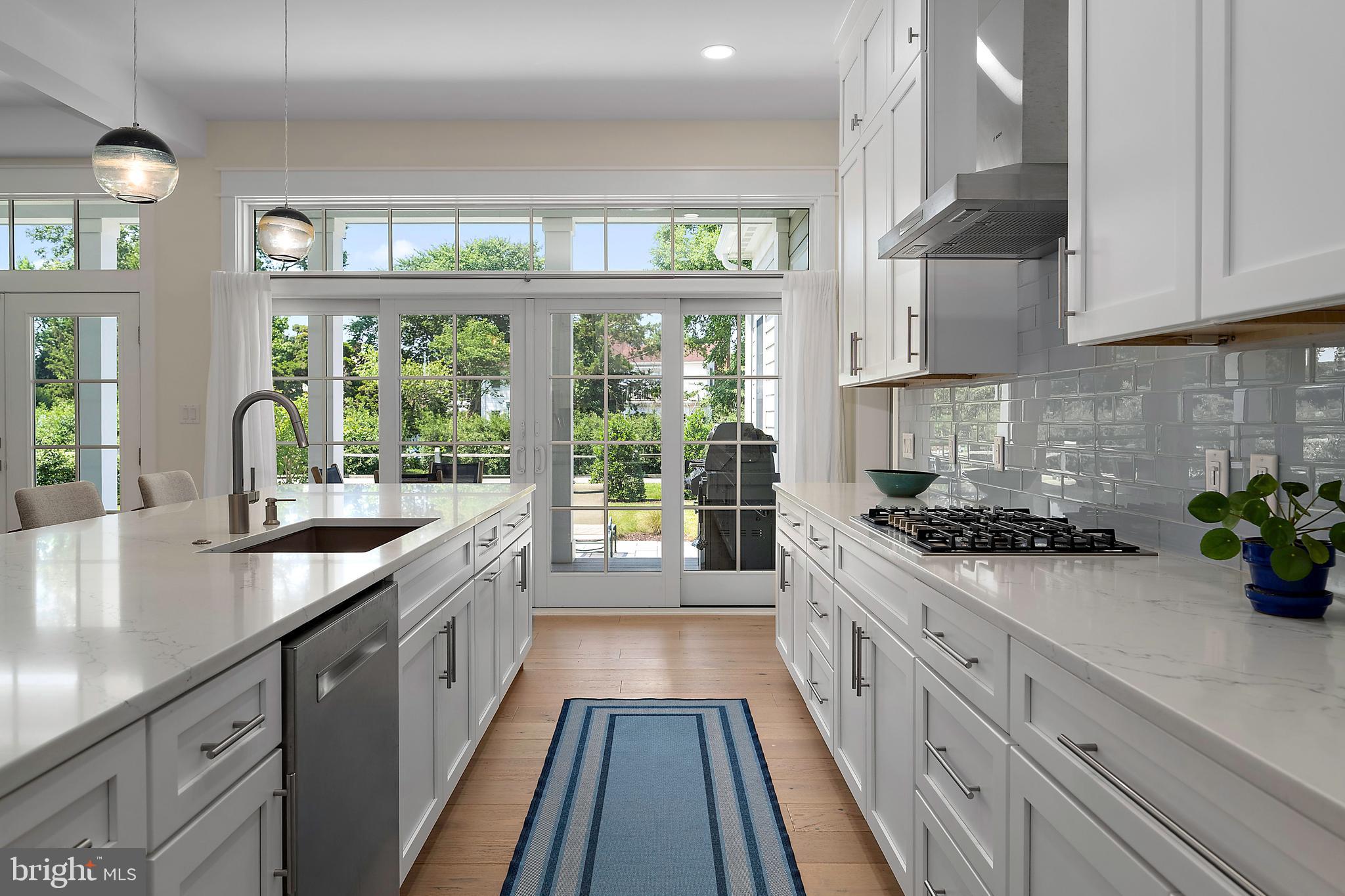 SHOWFIELD - Residential