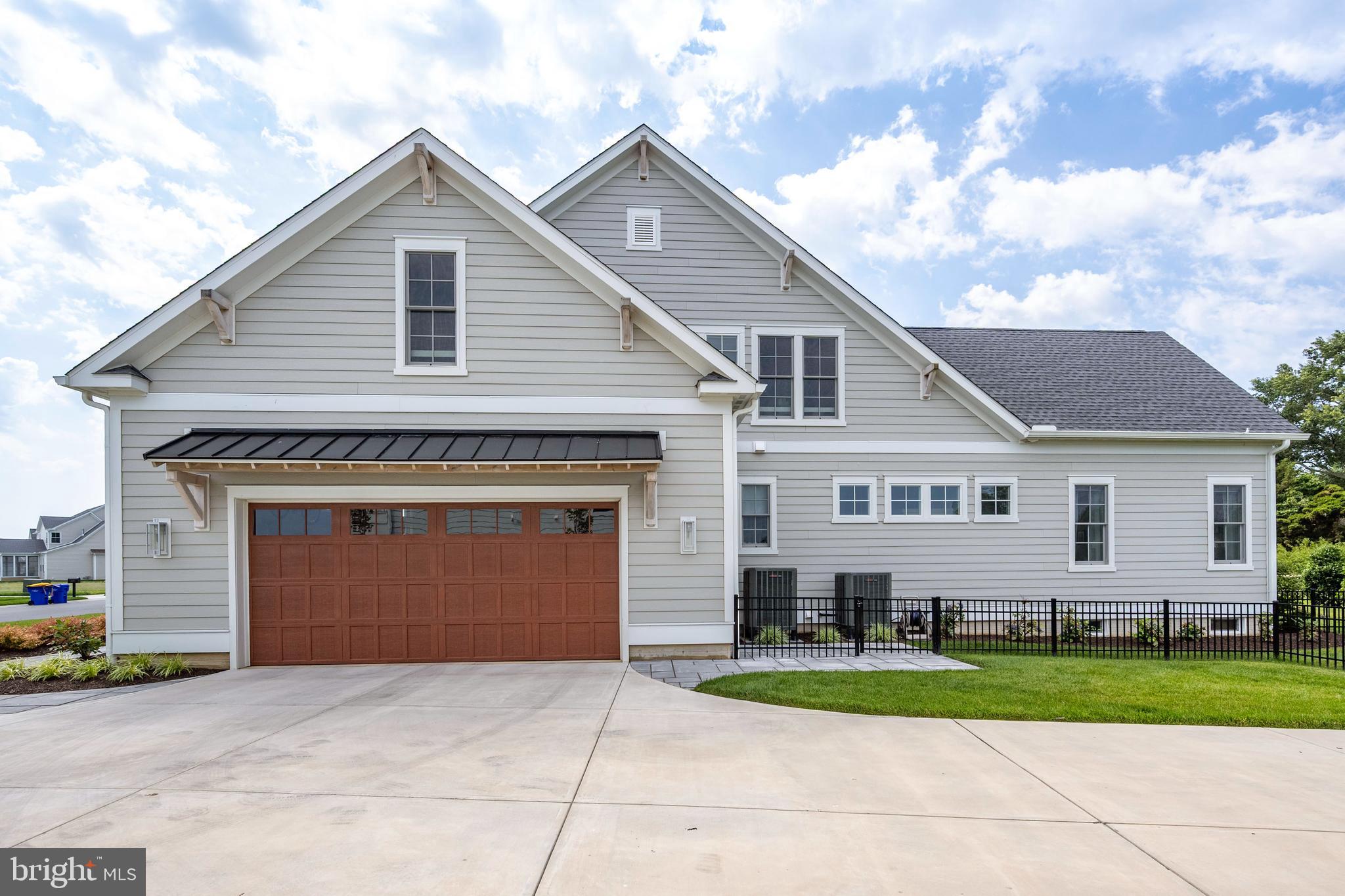 SHOWFIELD - Residential