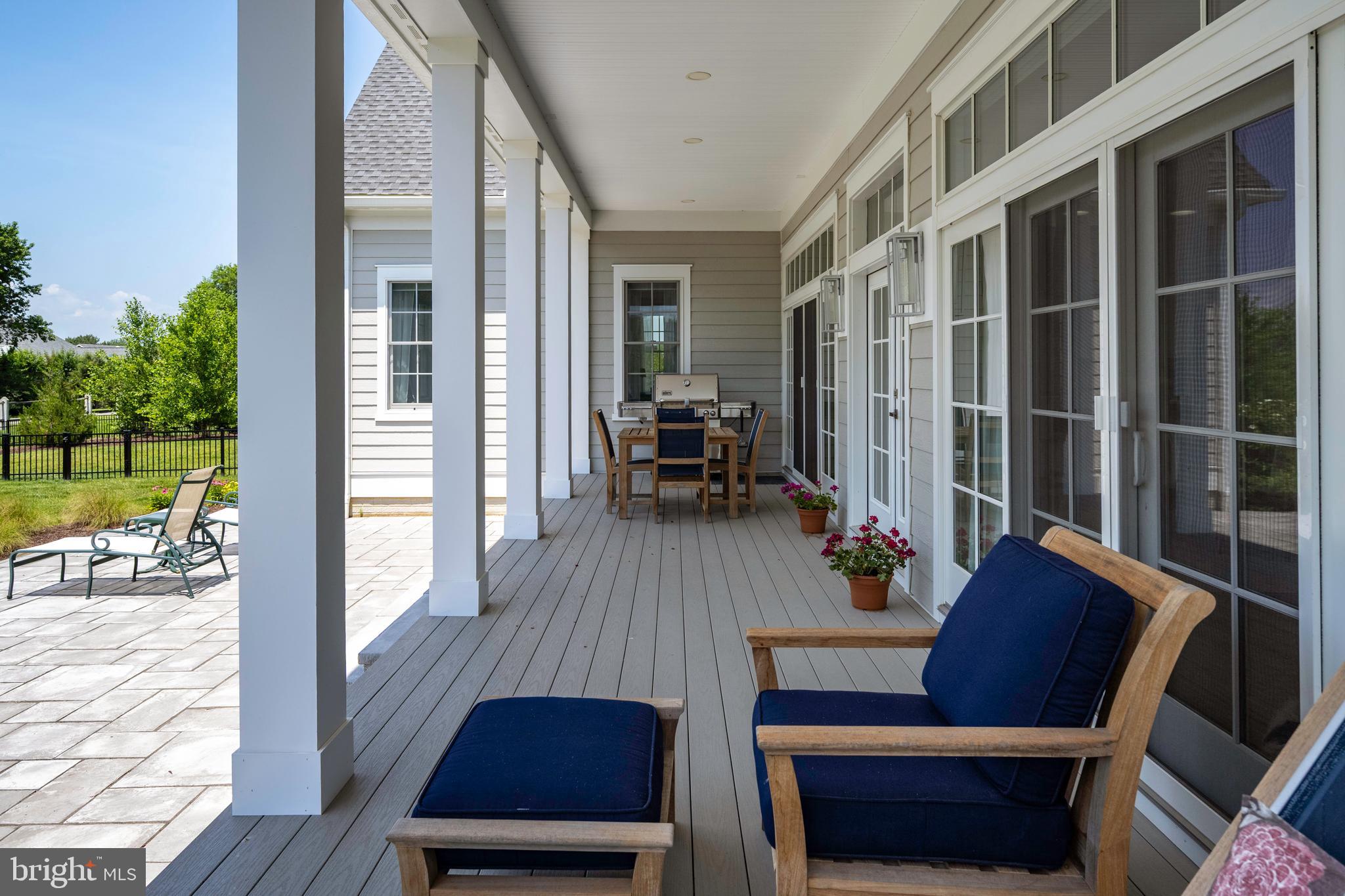 SHOWFIELD - Residential